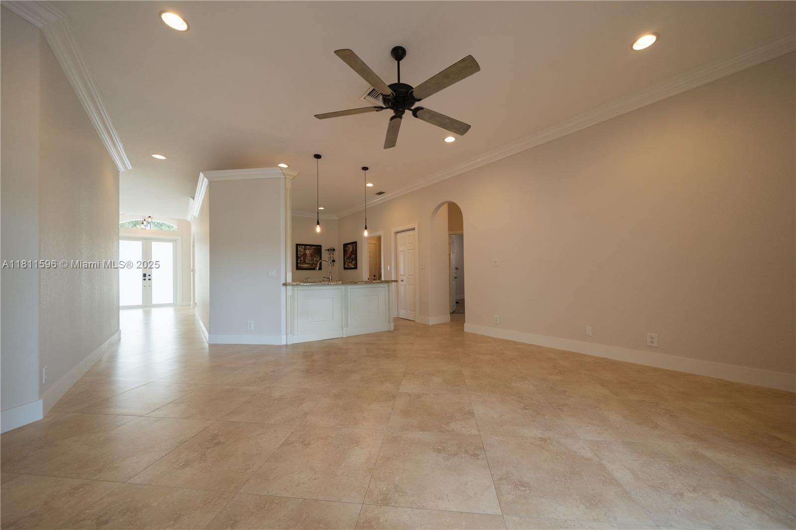 SAPPHIRE POINTE - DIAMOND - Residential