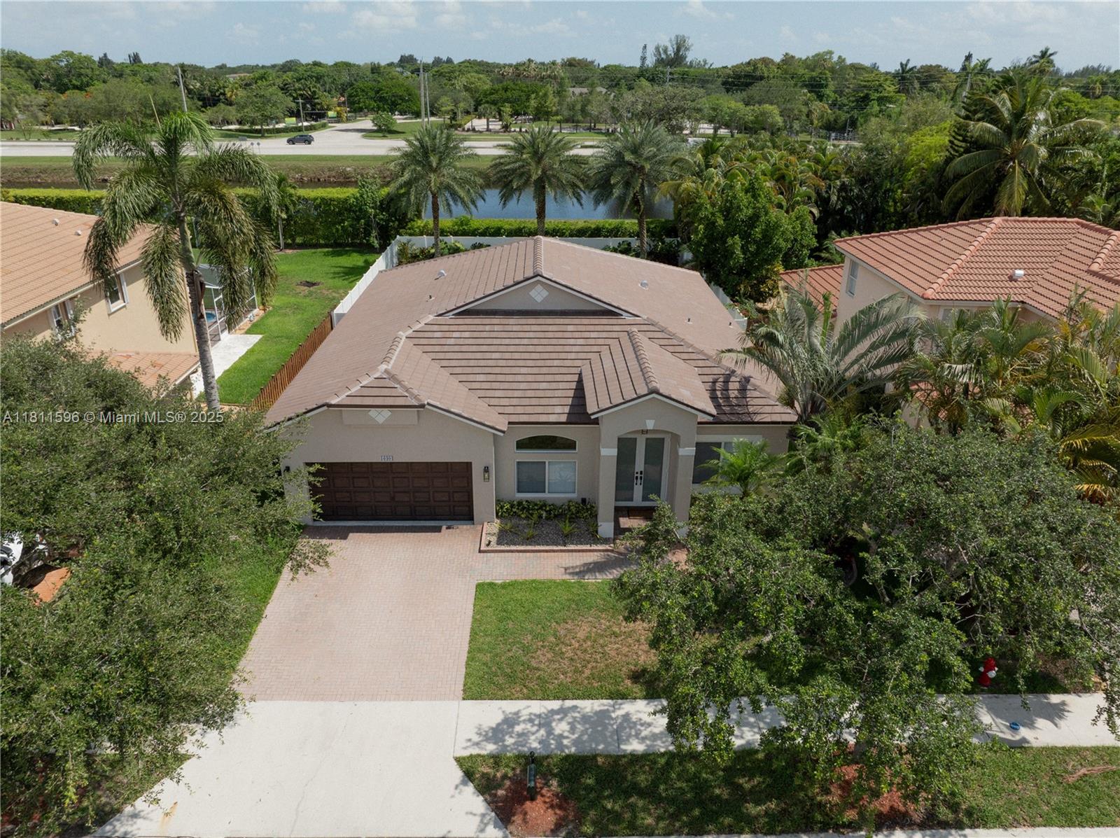 SAPPHIRE POINTE - DIAMOND - Residential