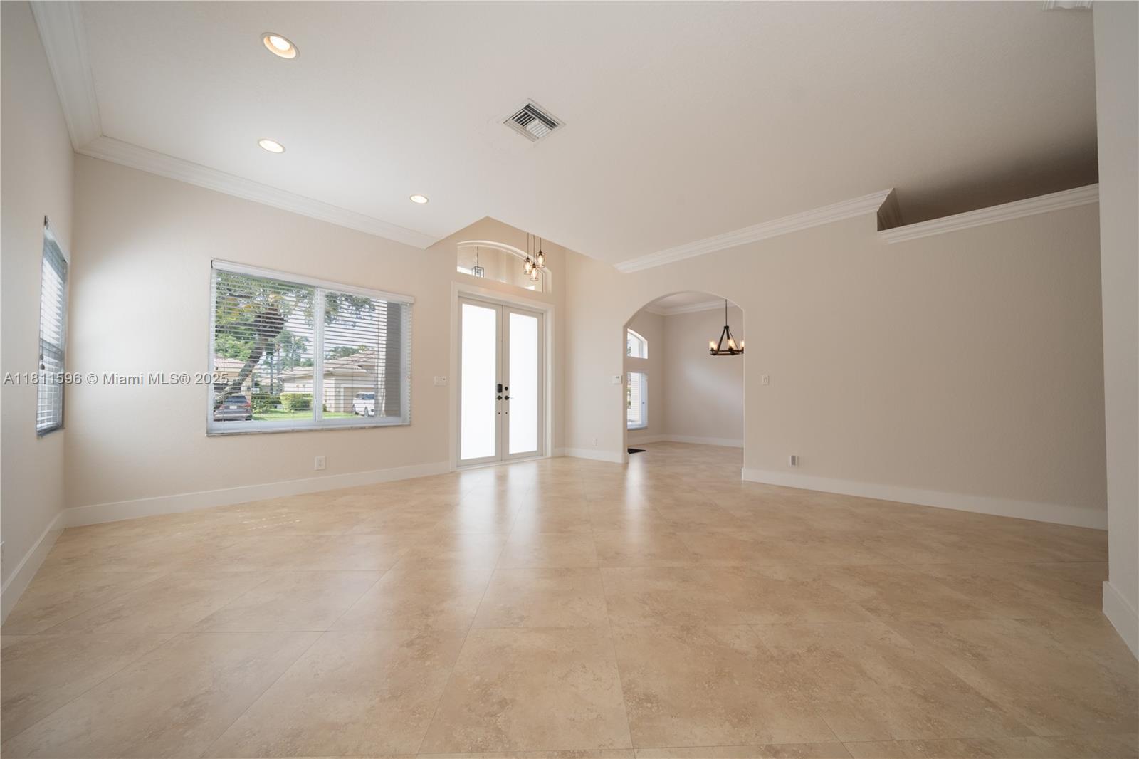 SAPPHIRE POINTE - DIAMOND - Residential