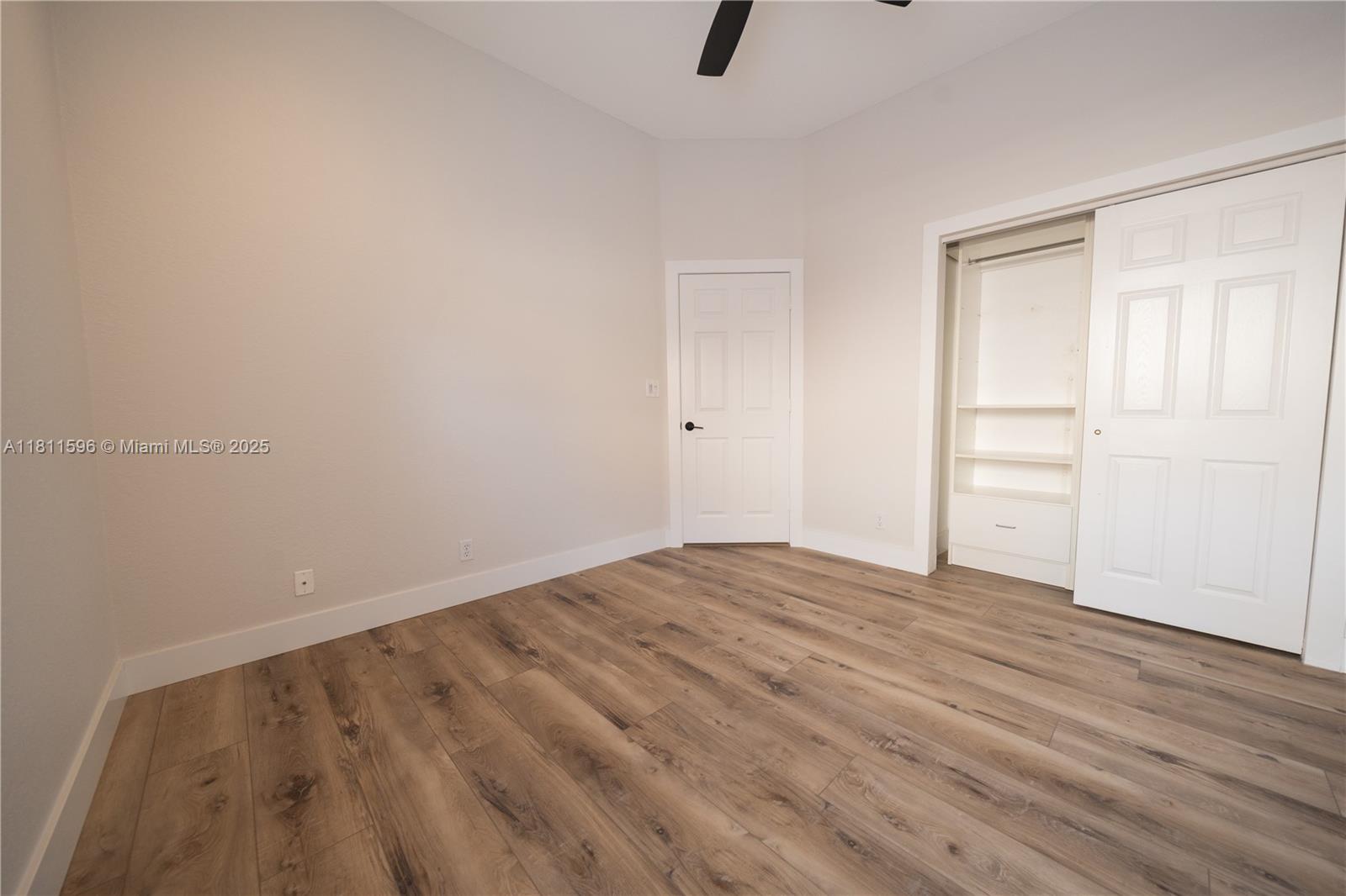 SAPPHIRE POINTE - DIAMOND - Residential