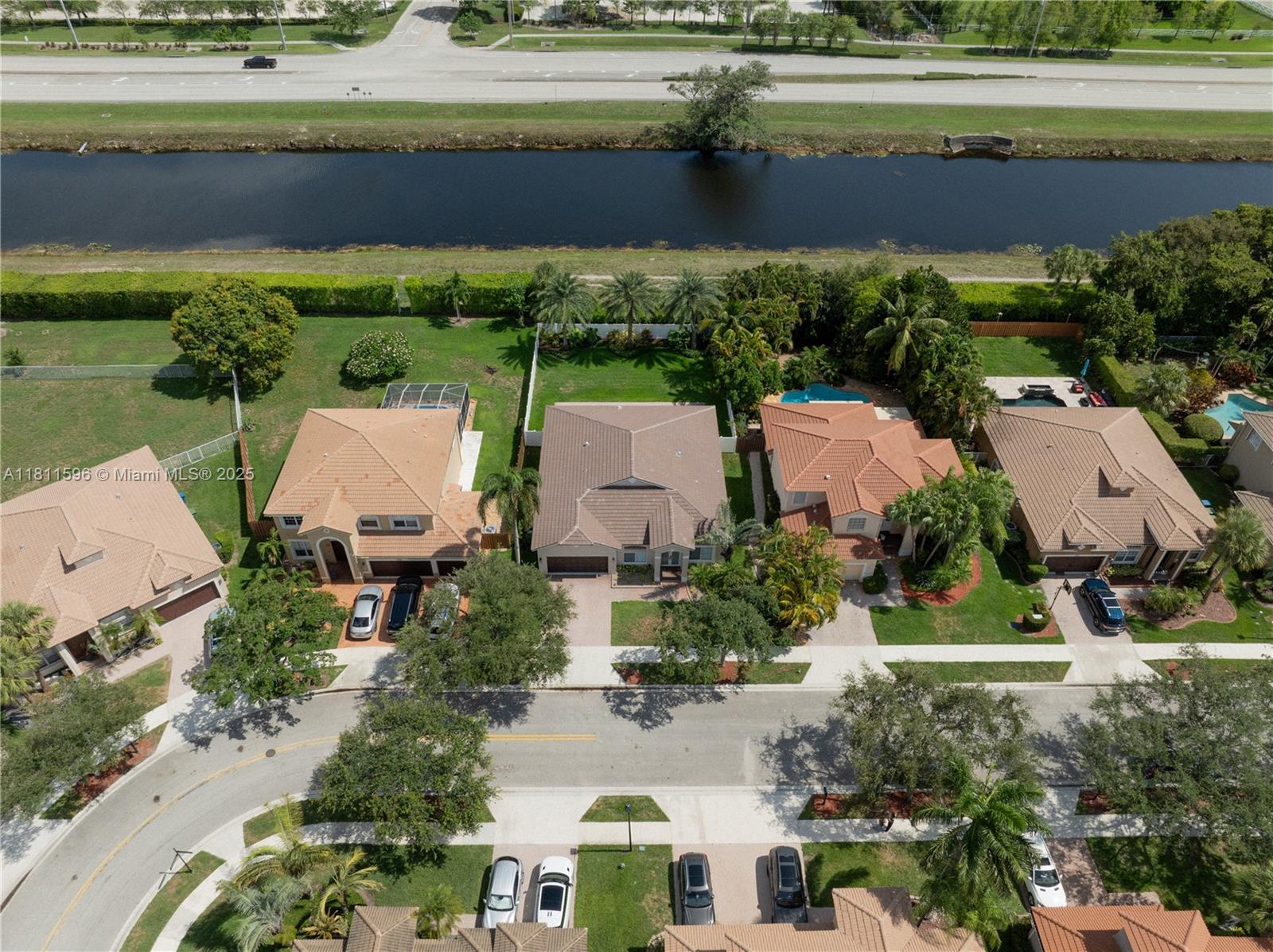 SAPPHIRE POINTE - DIAMOND - Residential