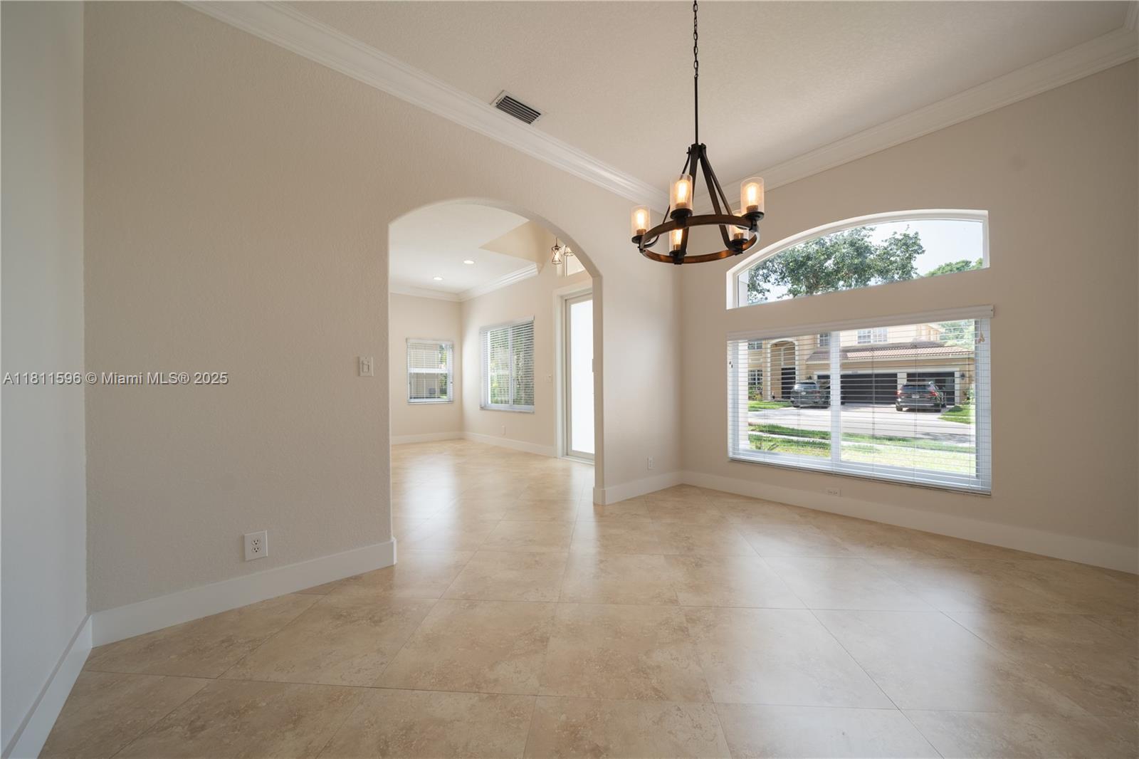 SAPPHIRE POINTE - DIAMOND - Residential