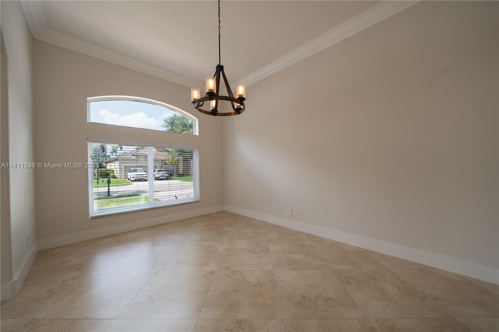 SAPPHIRE POINTE - DIAMOND - Residential