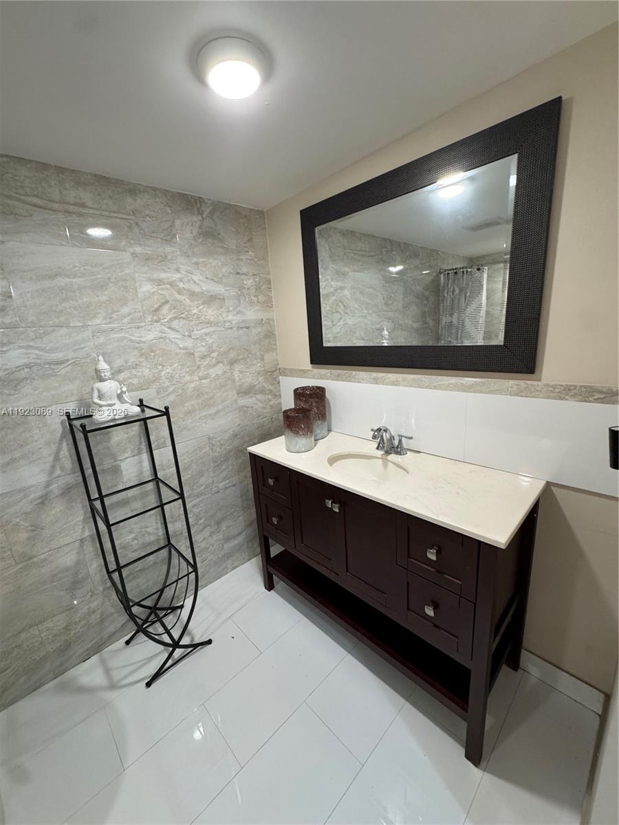 SUN-TAN VILLAGE SEC 2 - Residential