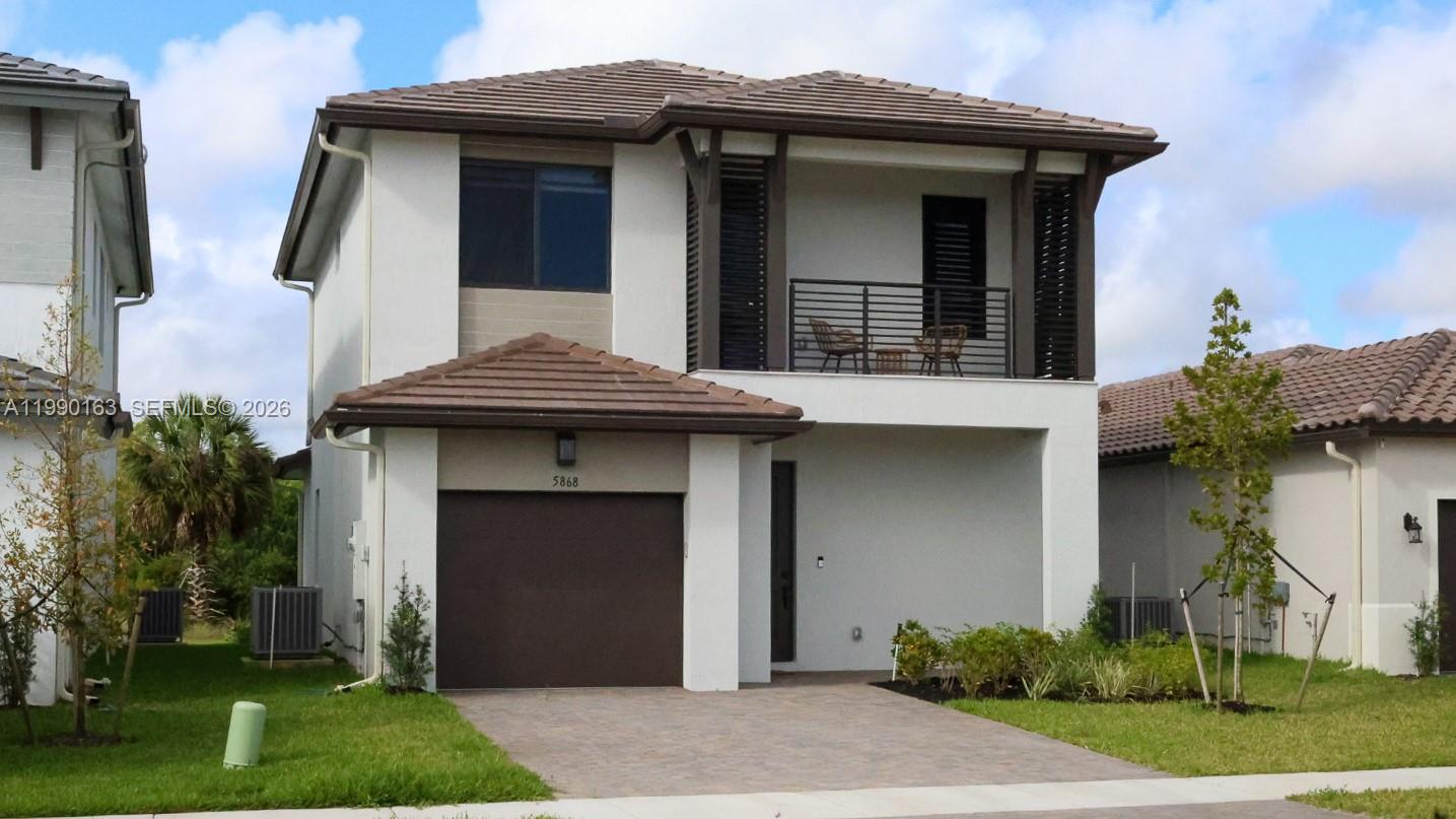 631984 - SILVERWOOD AT AVE - Residential