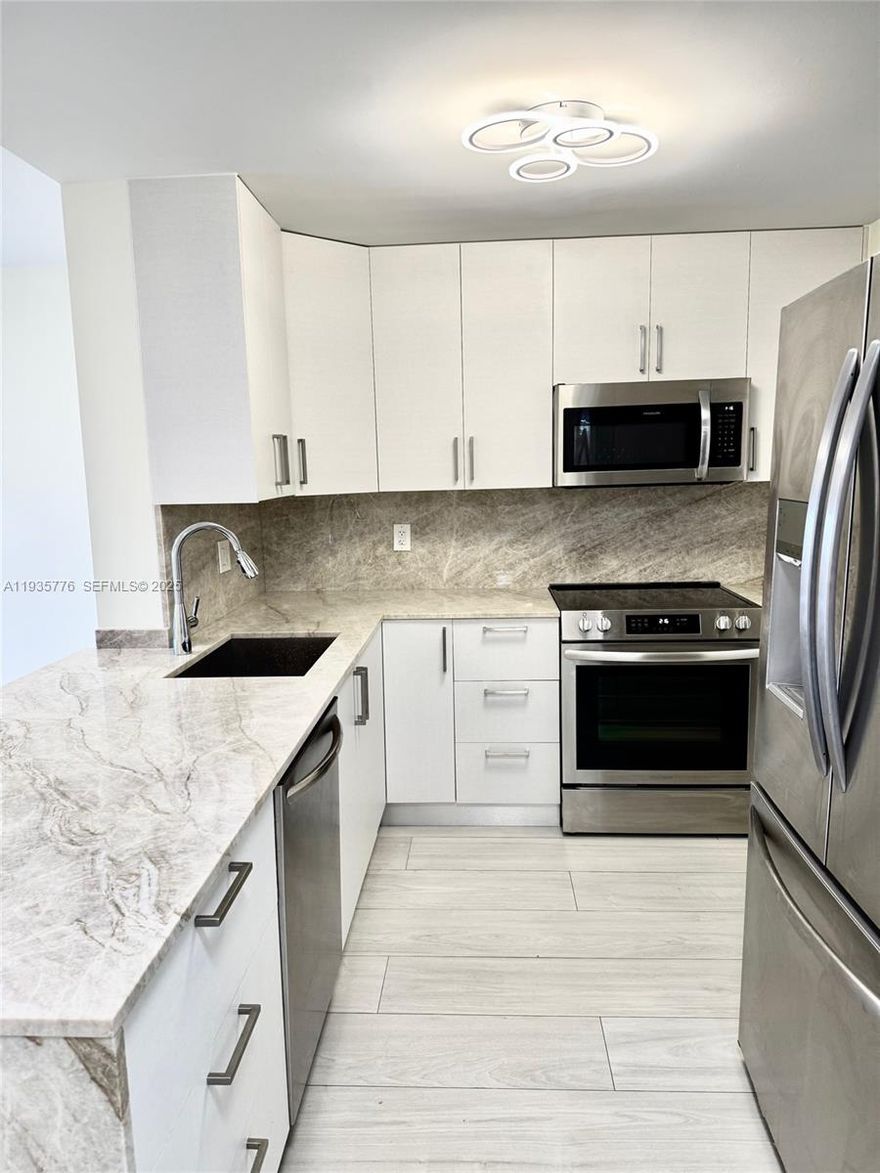 LIGHT AND BRIGHT 1/1.5 UPDATED UNIT. OPEN LAYOUT,WOOD LOOKING PORCELAIN FLOOR, QUARTZITE COUNTERTOPS, SS APPLIANCES, IMPACT WINDOWS AND BALCONY DOOR. CLOSE TO THE BEACH, SHOPPING CENTER, RESTAURANTS, CASINOS, HOUSES OF WORSHIP, PET FRIENDLY, RENTAL ALLOWED, ALL AGE. BUILDING PASSED 40 YEARS INSPECTION.
CALL OR TEXT LA/OWNER FOR SHOWING.