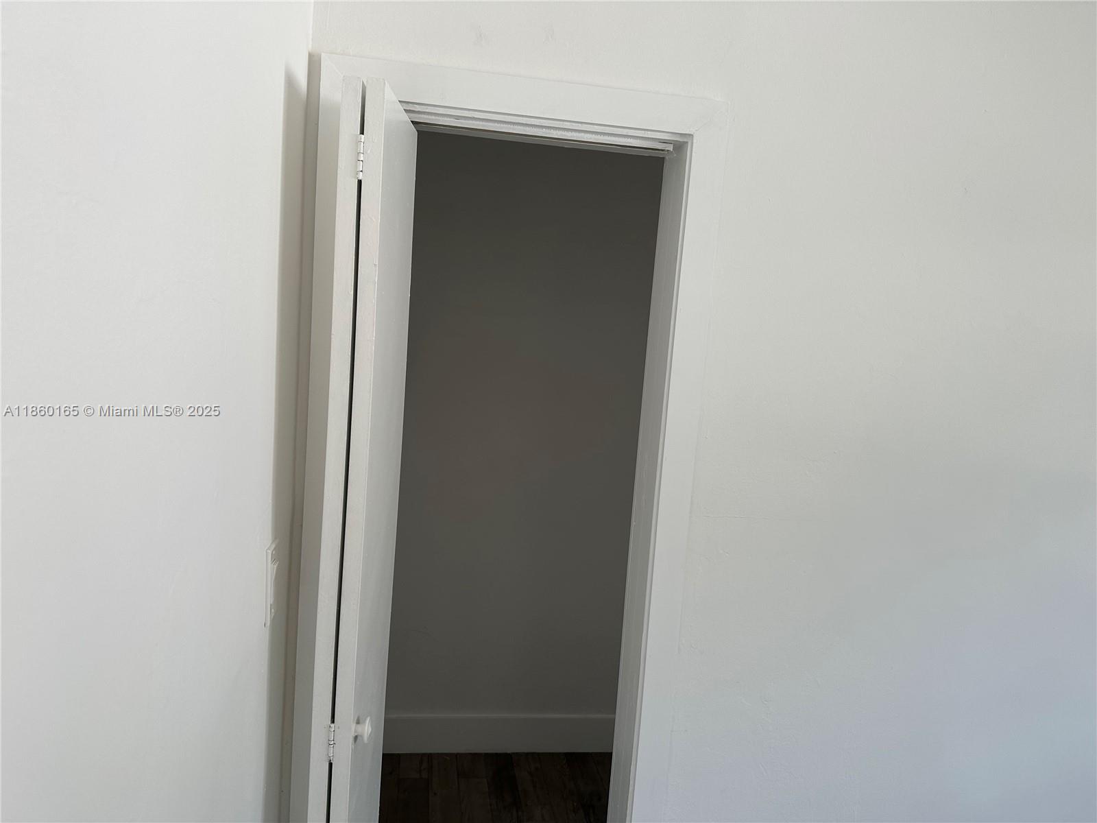 SHADY LAWN - Residential