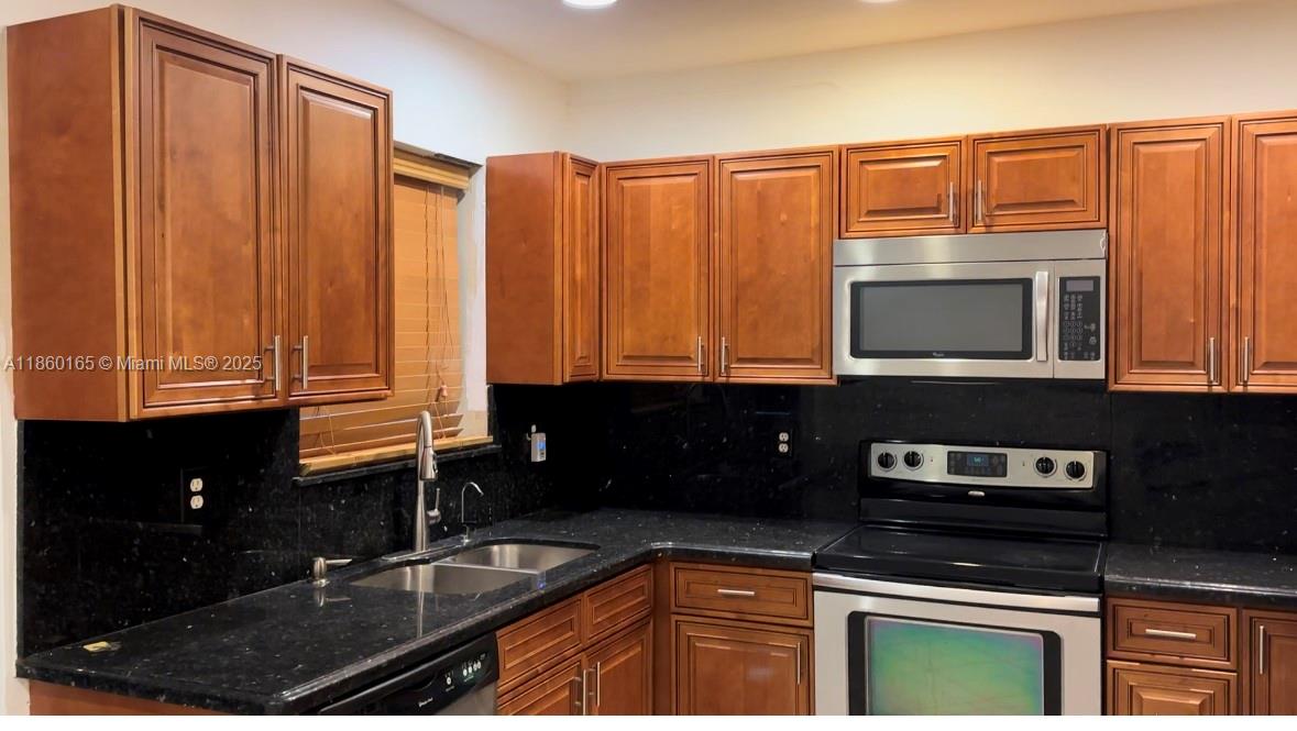 SHADY LAWN - Residential