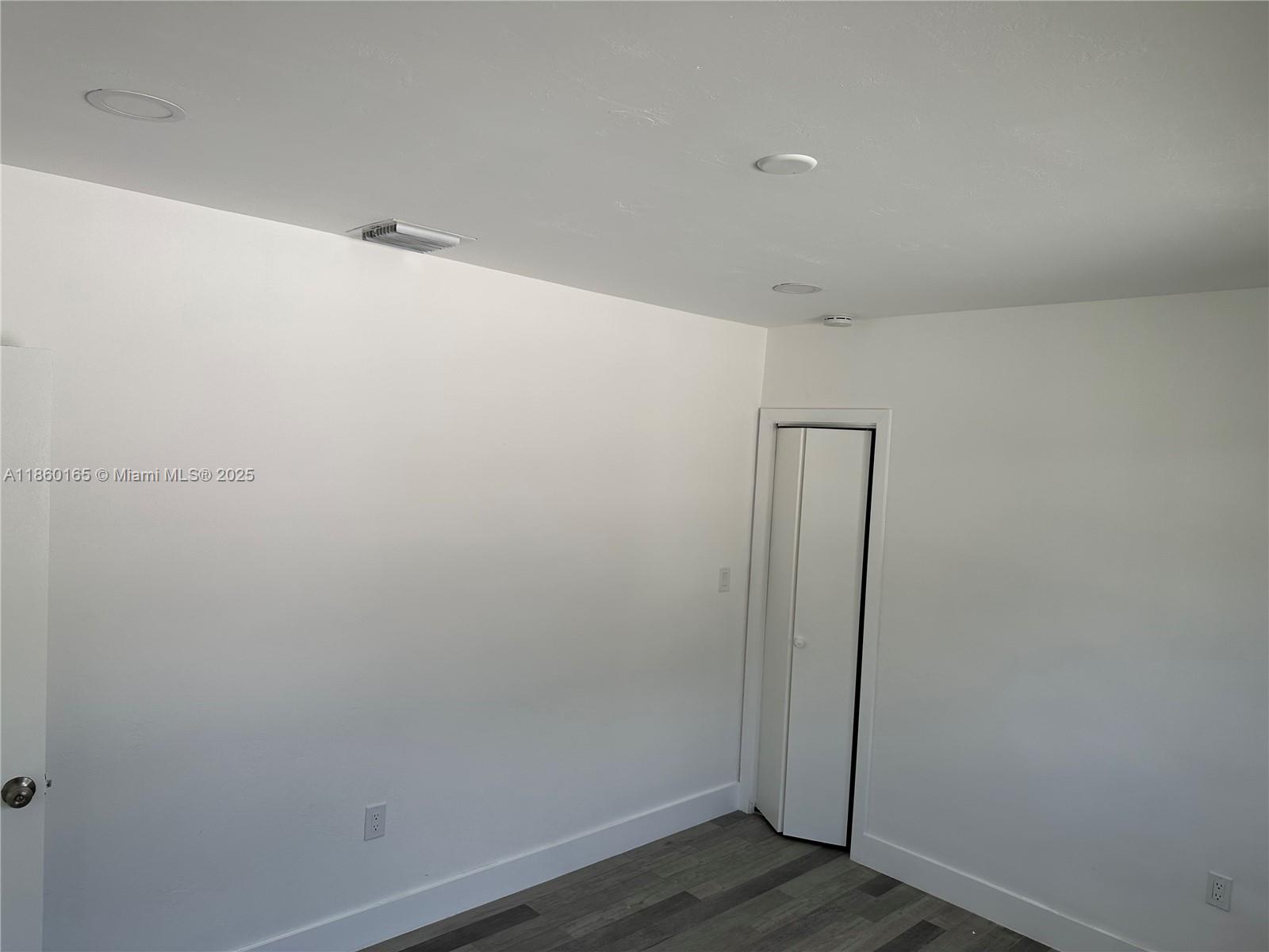 SHADY LAWN - Residential