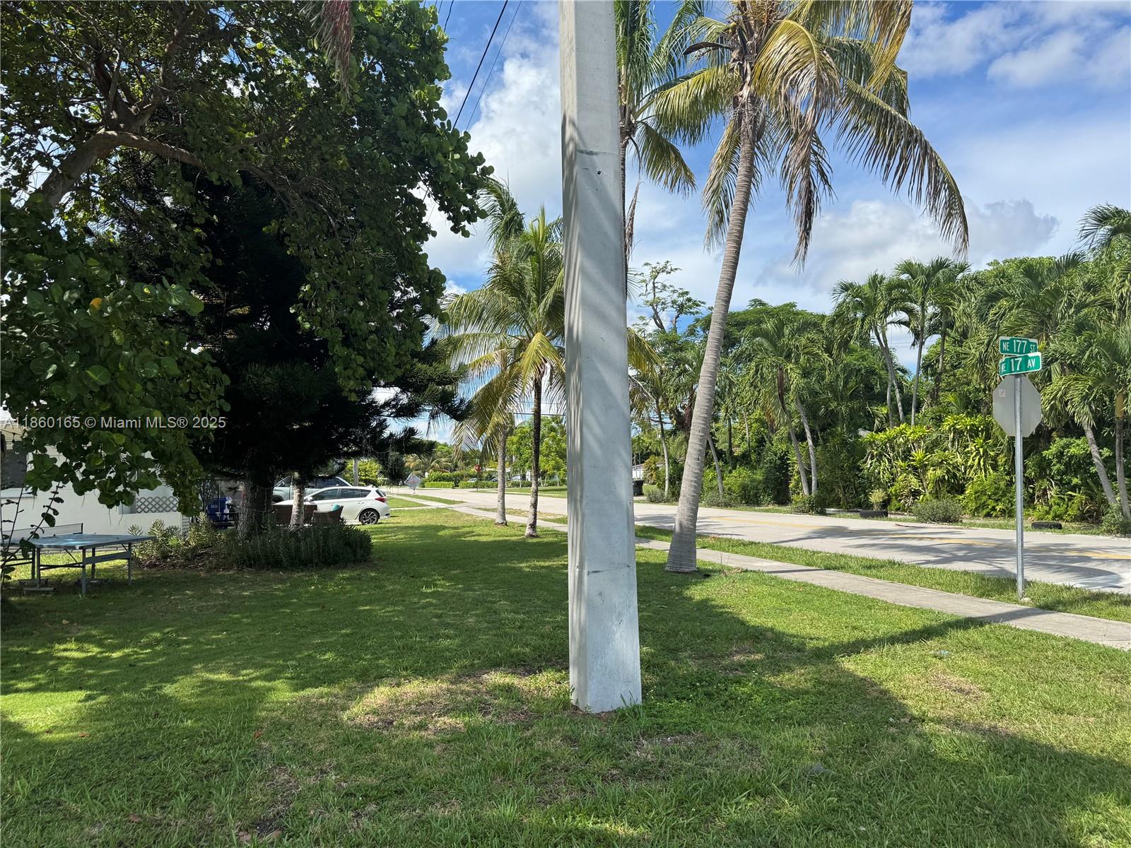 SHADY LAWN - Residential