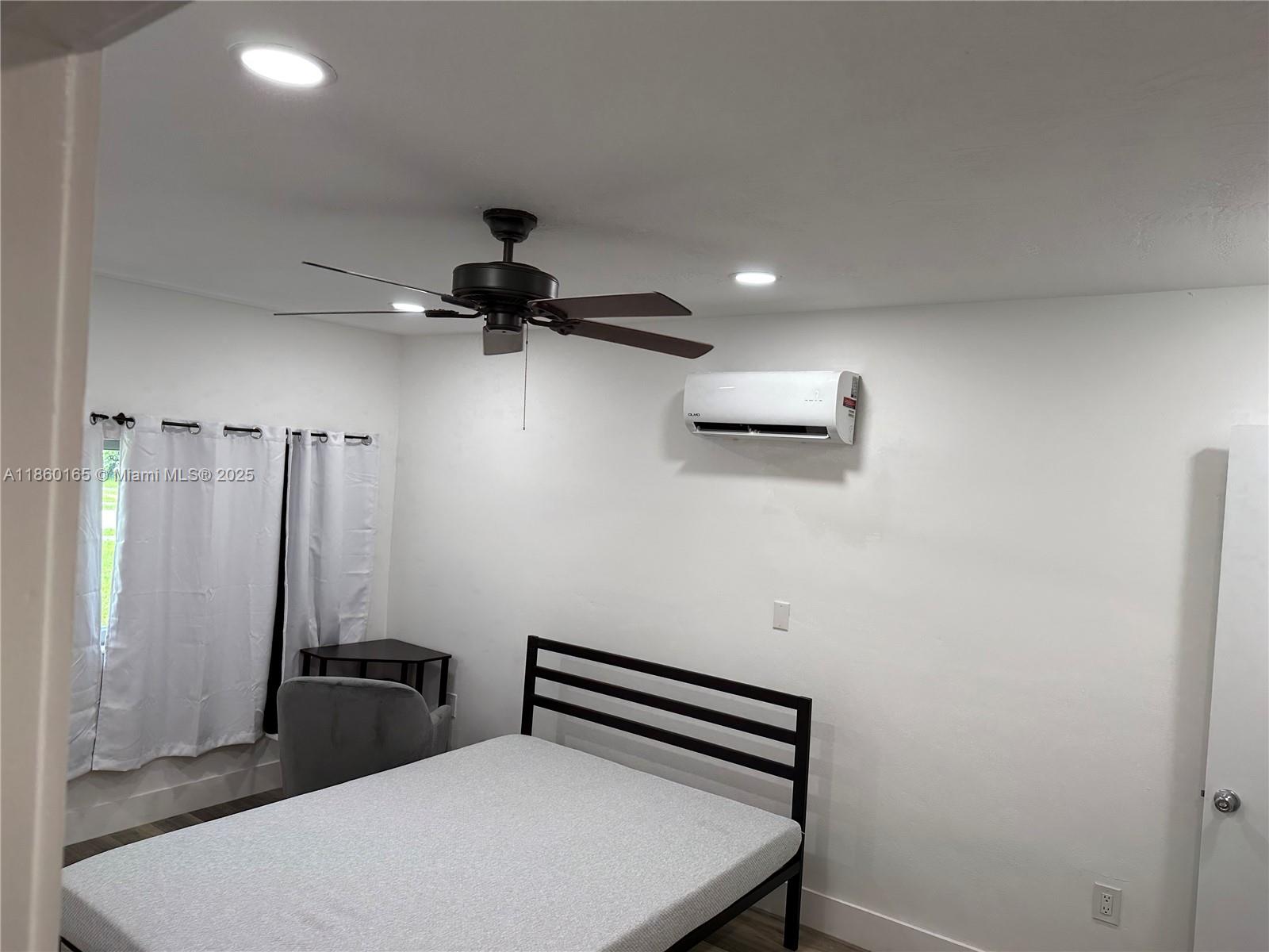 SHADY LAWN - Residential