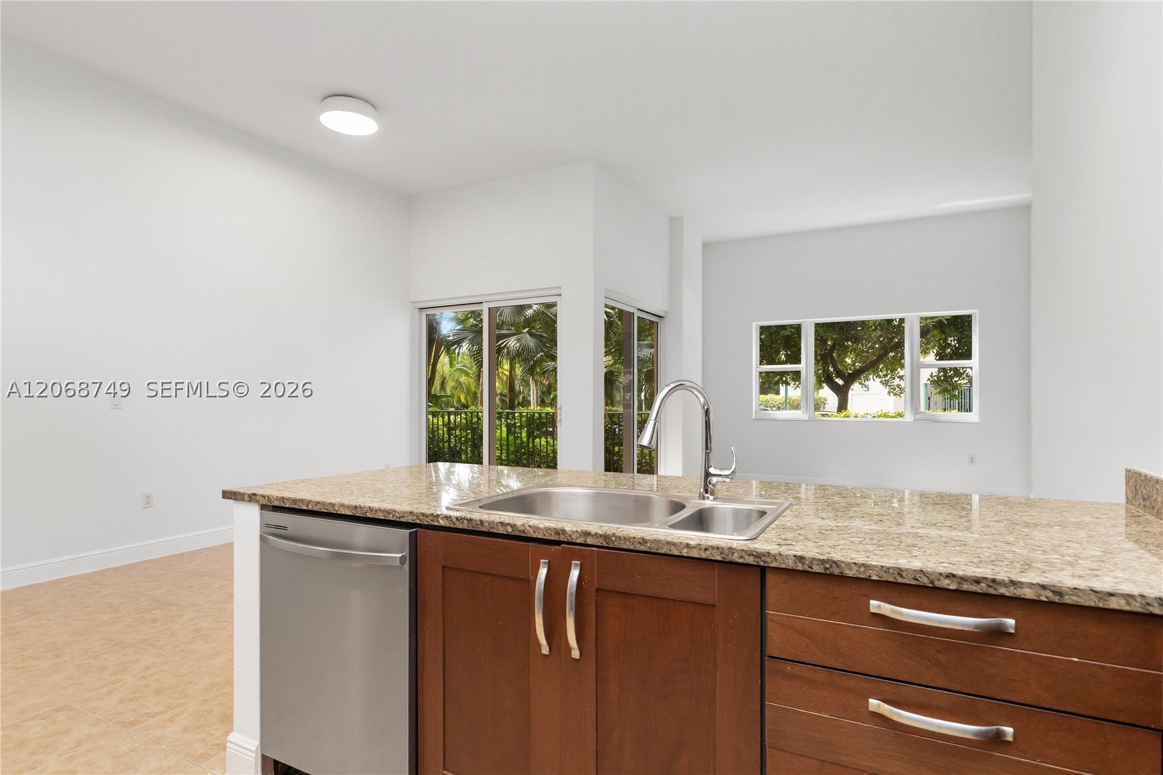 19900 E Country Club Dr 104, Aventura FL 33180
