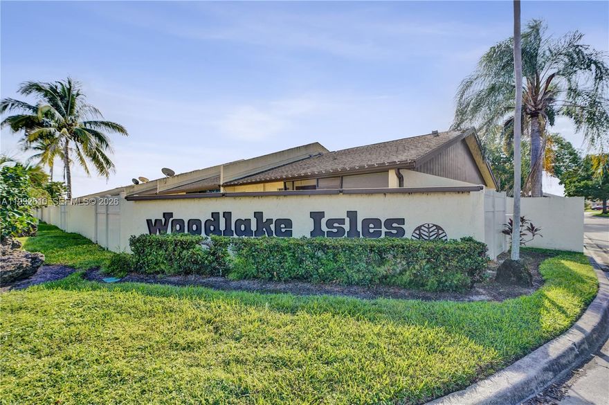 Beautiful Villa in a desirable Margate community, offering a breathtaking lake view from the main living areas. The open-concept kitchen features stainless steel appliances and ample counter space, seamlessly connecting to a bright living / dining flow ideal for entertaining. Remodeled bathrooms showcase contemporary colors and finishes adding elegance to the environment. The home includes two assigned parking spaces, plus lush outdoor spaces to enjoy the serene water views. Convenient access to parks ,shops and schools, making this home perfect for relaxing and comfortable living...