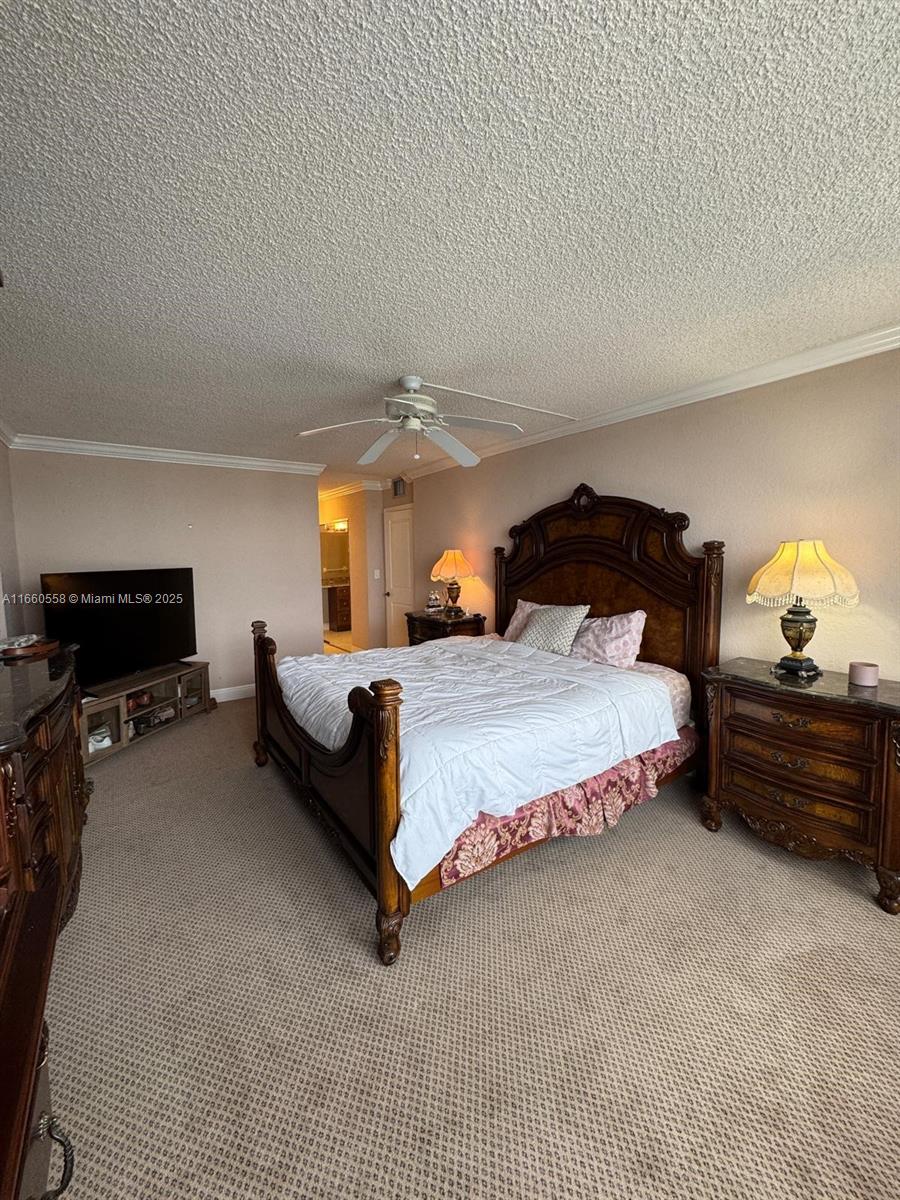 HALLMARK OF HOLLYWOOD CON - Residential