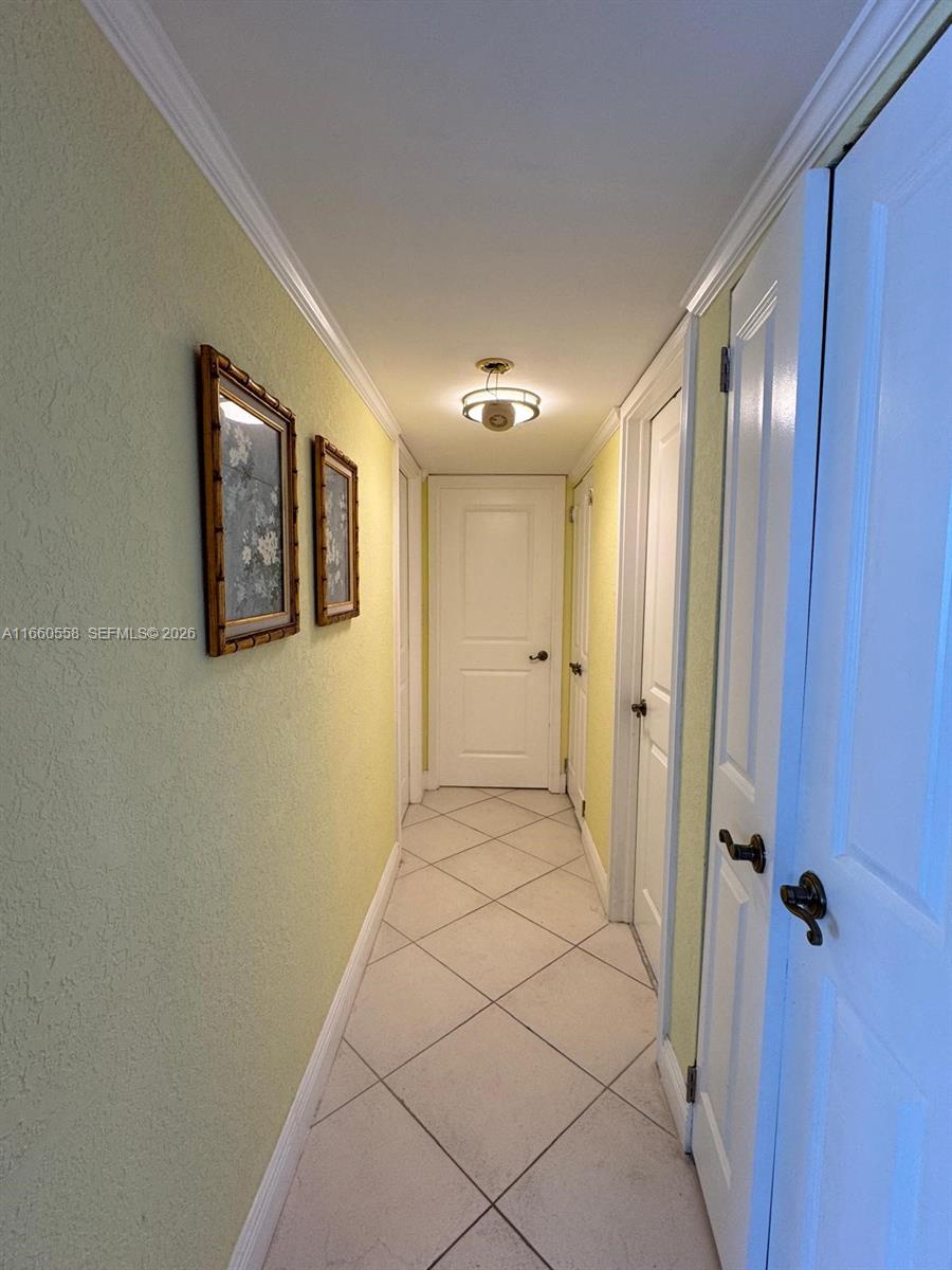 HALLMARK OF HOLLYWOOD CON - Residential