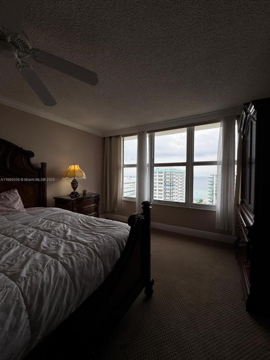 HALLMARK OF HOLLYWOOD CON - Residential