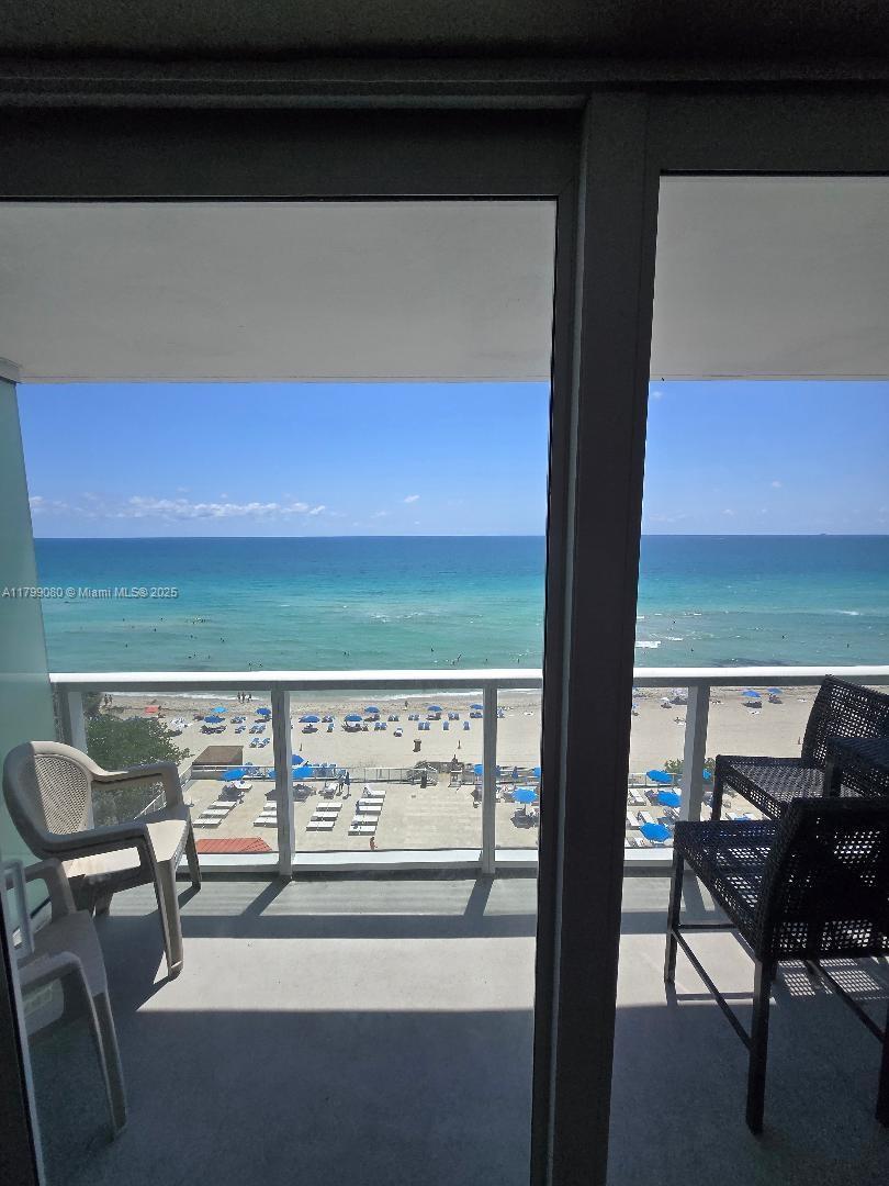 19201 Collins Ave 712