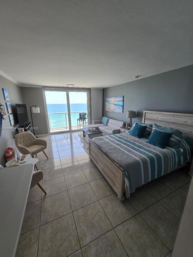 19201 Collins Ave 712
