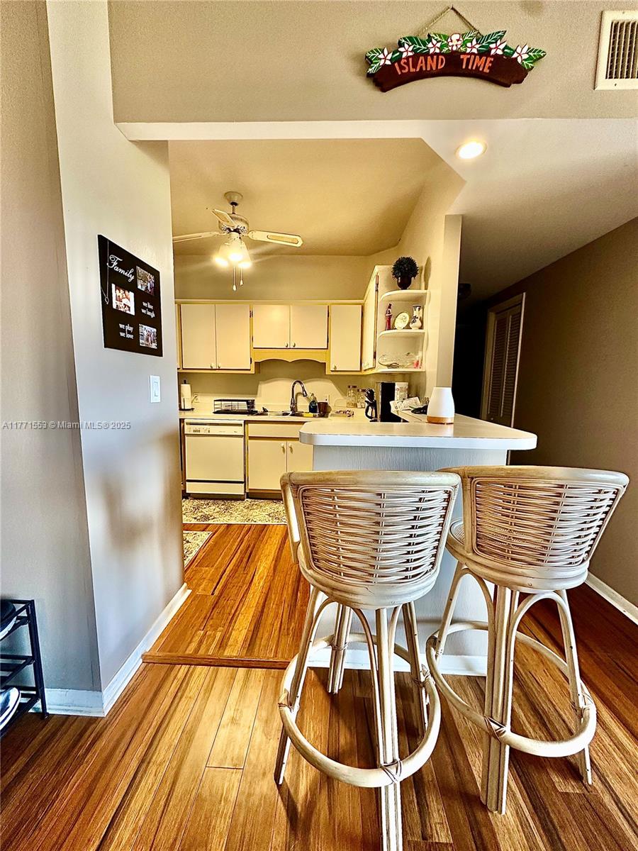 HILLCREST EAST NO 23 COND - Residential