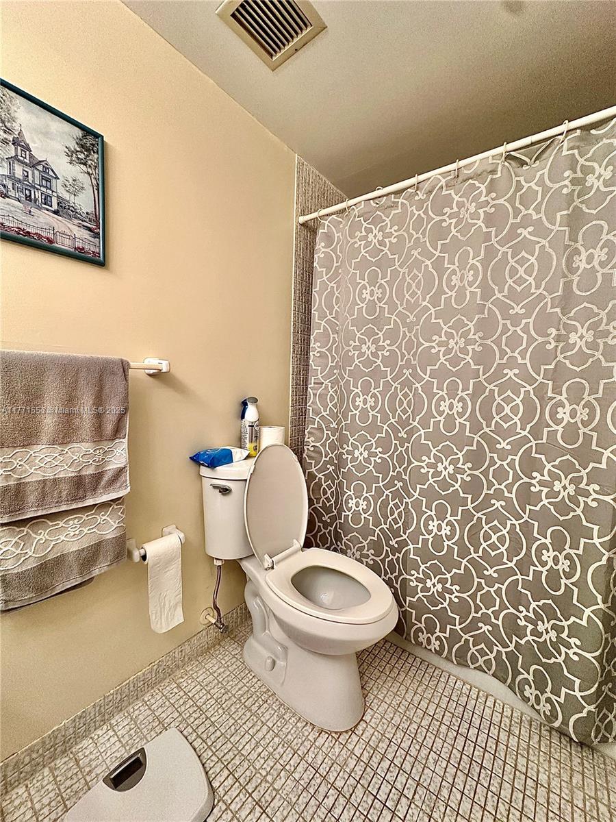 HILLCREST EAST NO 23 COND - Residential