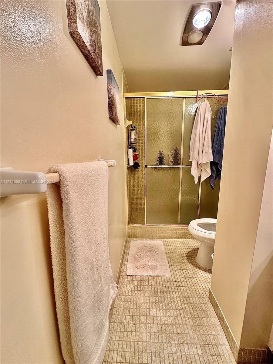 HILLCREST EAST NO 23 COND - Residential