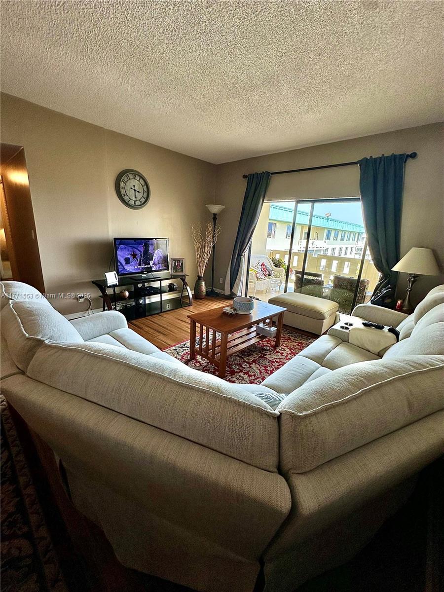 HILLCREST EAST NO 23 COND - Residential