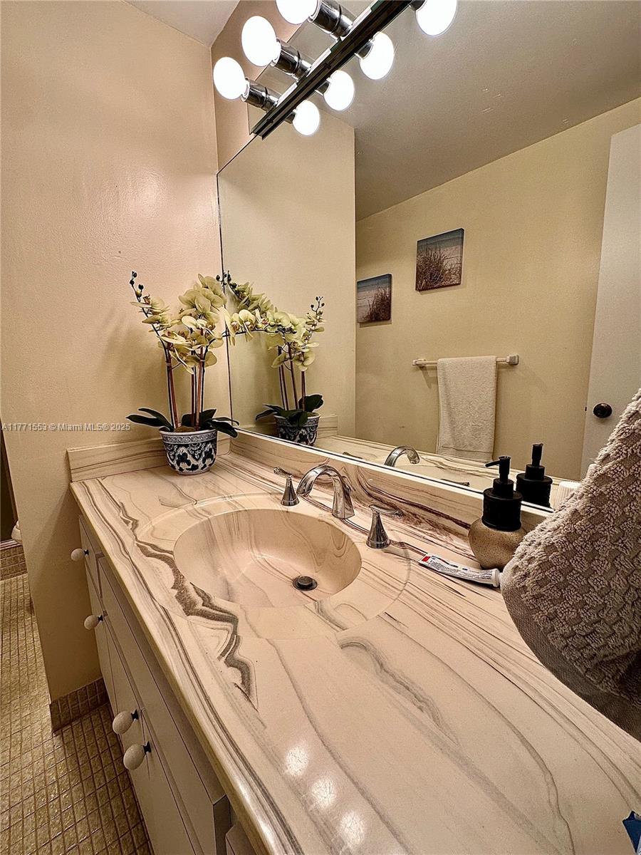 HILLCREST EAST NO 23 COND - Residential