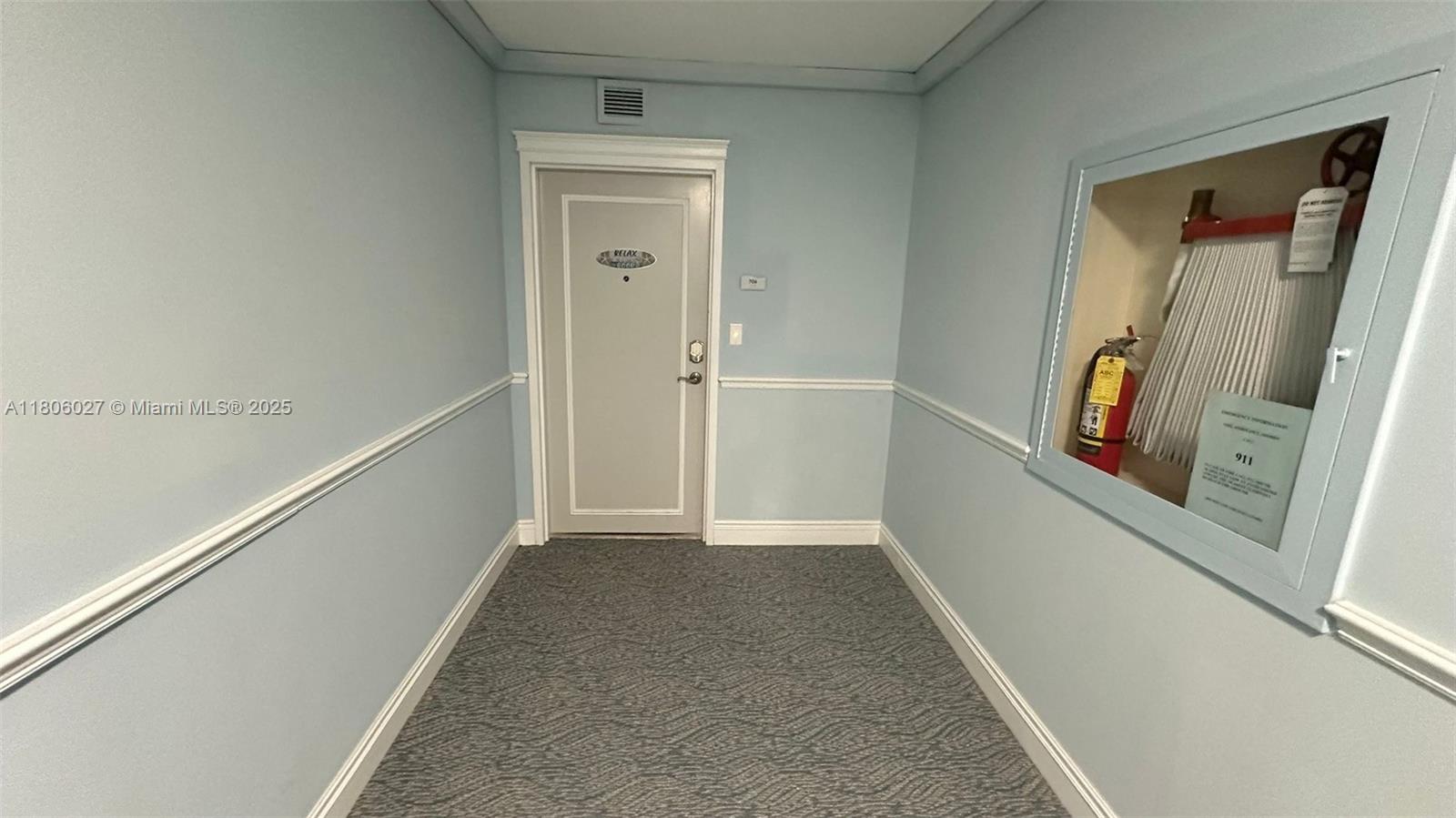 180 Seaview Ct 706
