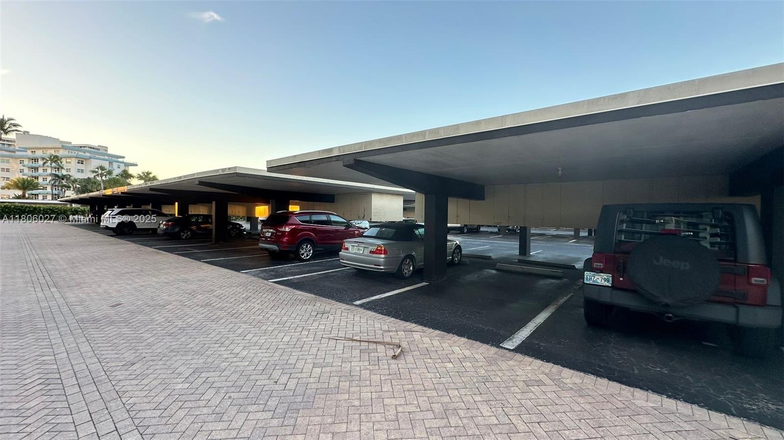 Tradewinds Apts - Residential