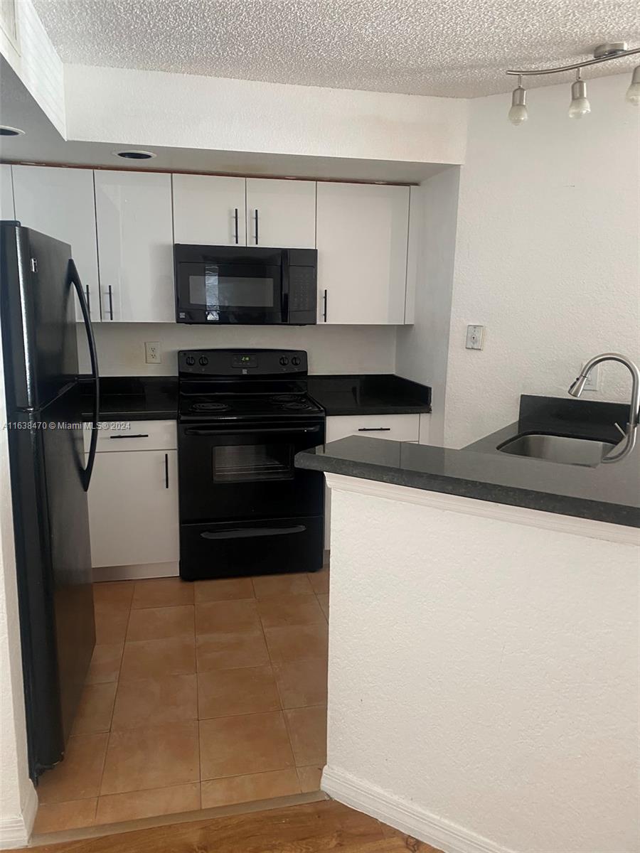 ISLES AT LAGO MAR CONDO - Residential Lease