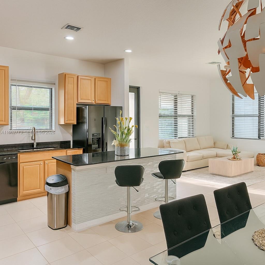 CHAMPION LAKES - Residential