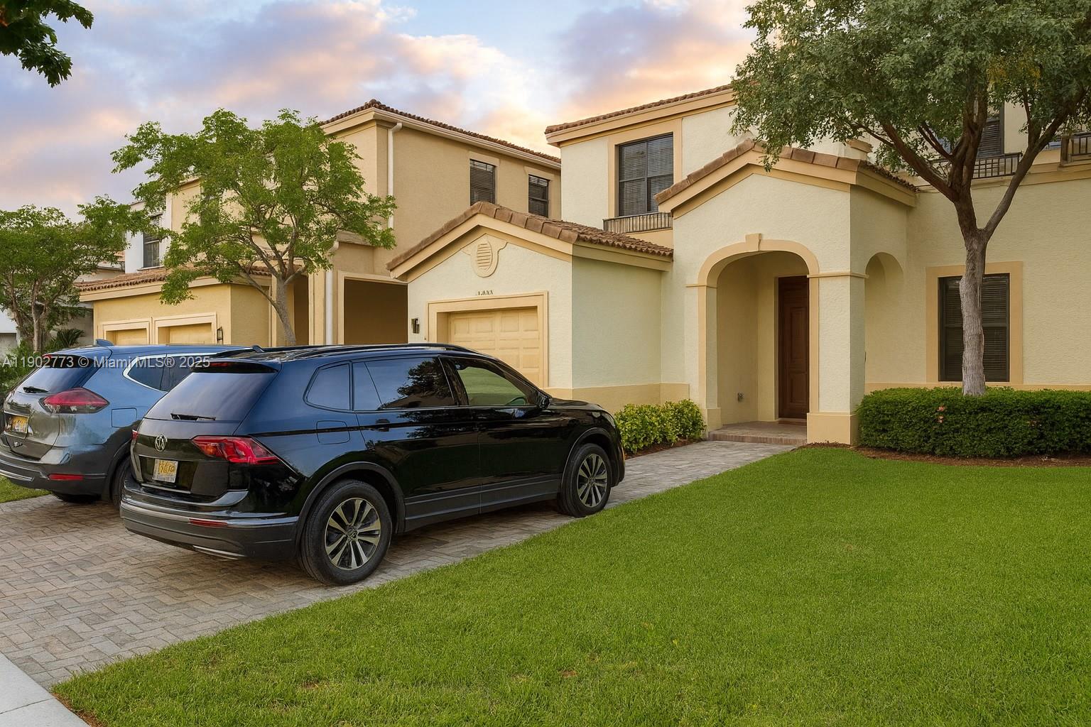 CHAMPION LAKES - Residential