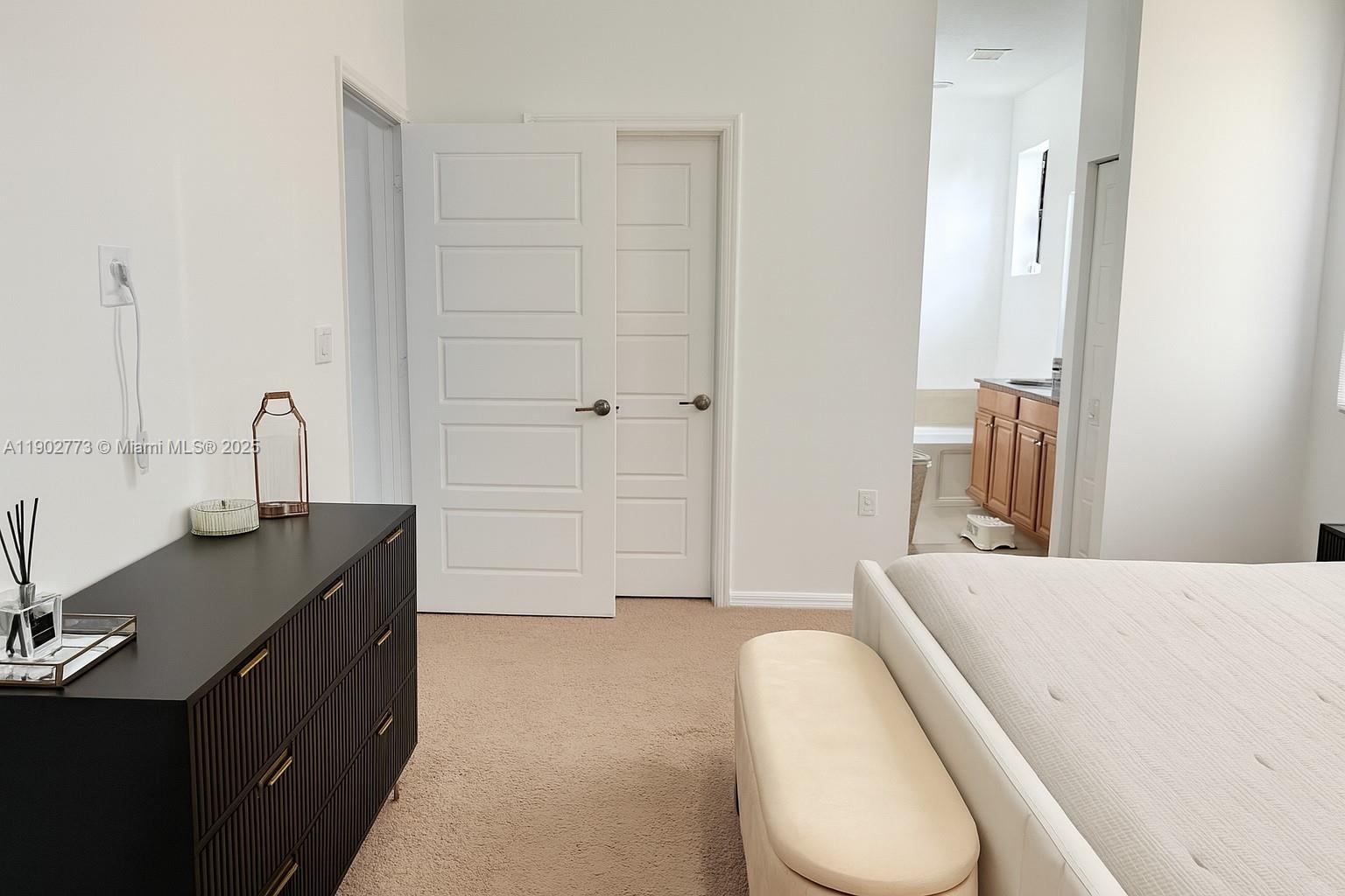 CHAMPION LAKES - Residential