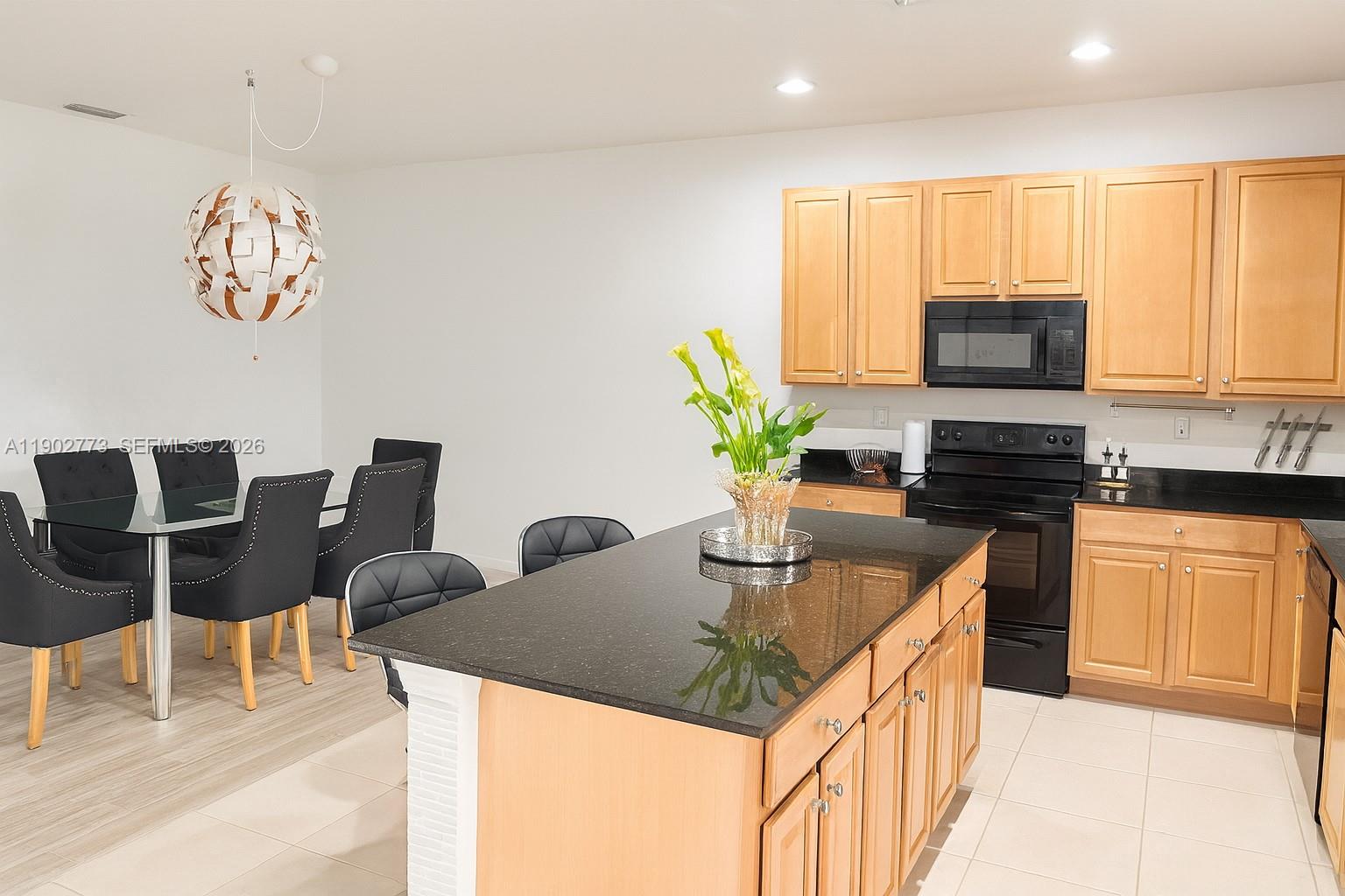 CHAMPION LAKES - Residential