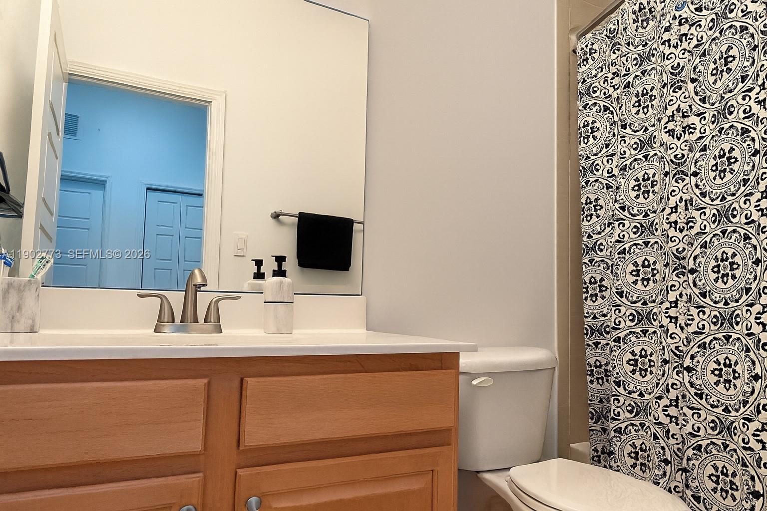 CHAMPION LAKES - Residential