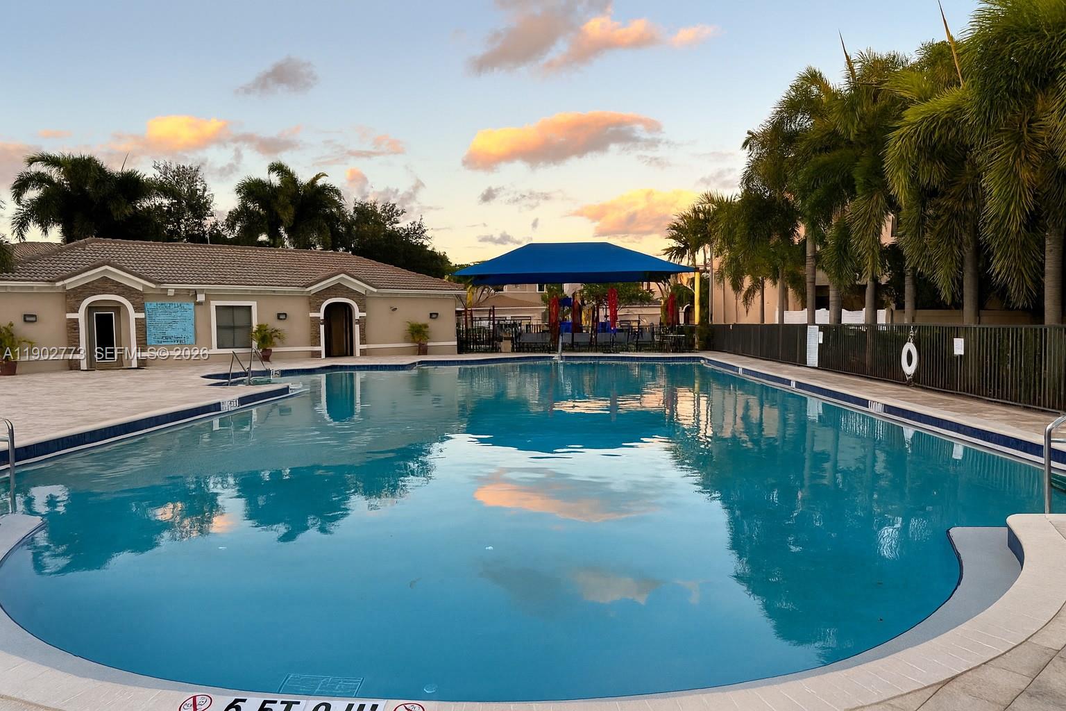 CHAMPION LAKES - Residential