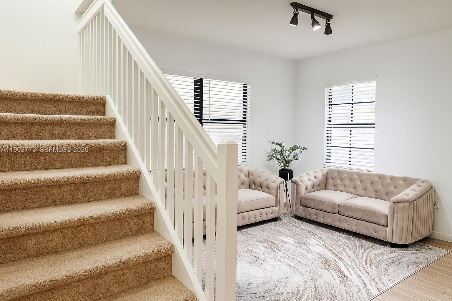 CHAMPION LAKES - Residential