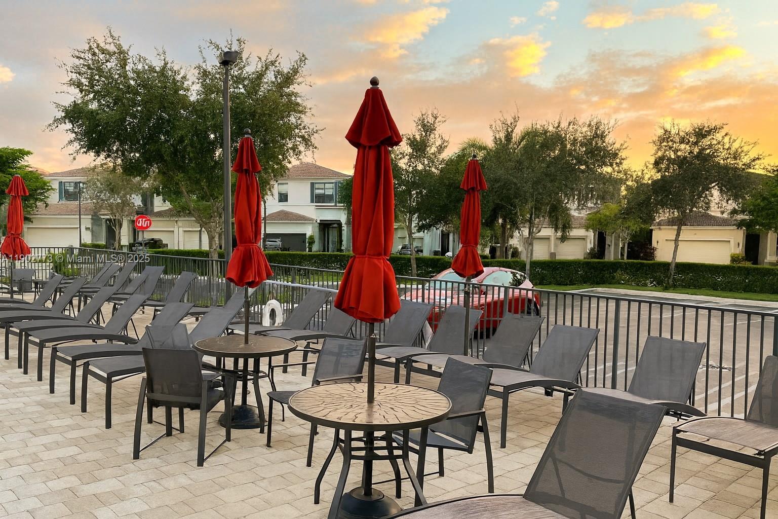 CHAMPION LAKES - Residential