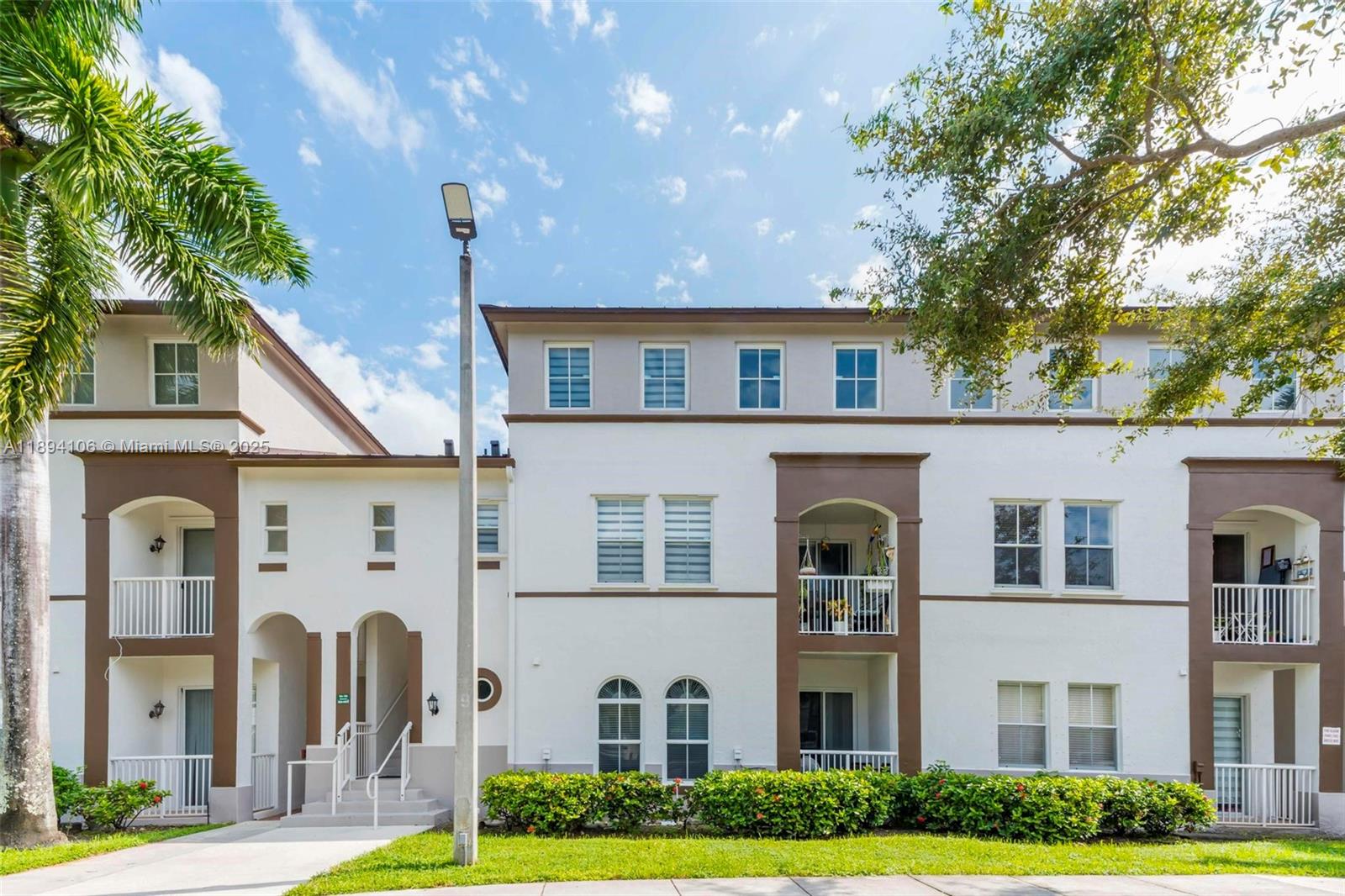 COURTYARDS THREE CONDO - Residential Lease