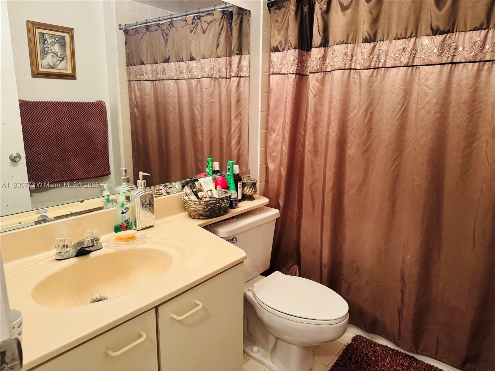 MEDITERRANEAN VILLAS COND - Residential