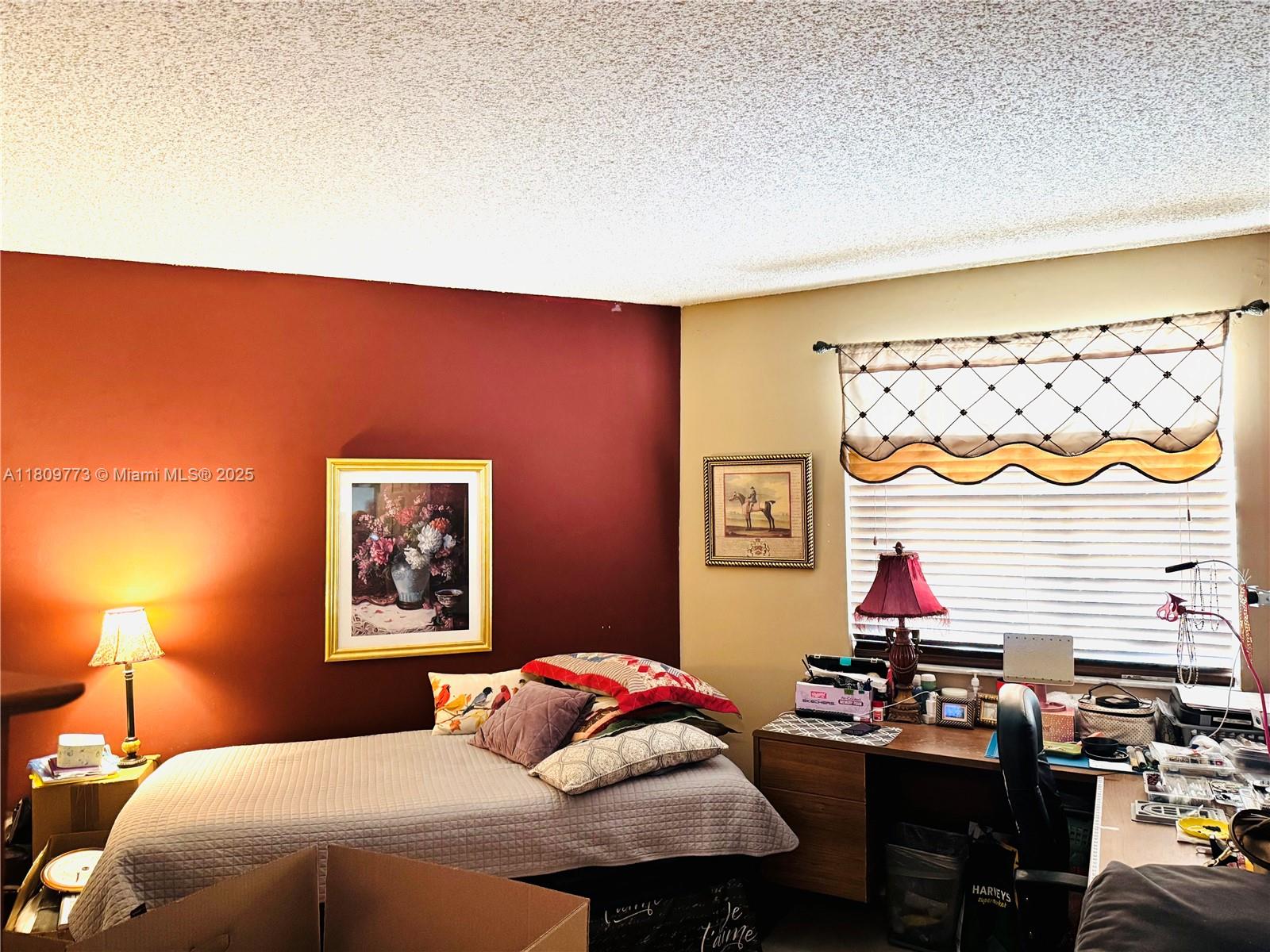 MEDITERRANEAN VILLAS COND - Residential