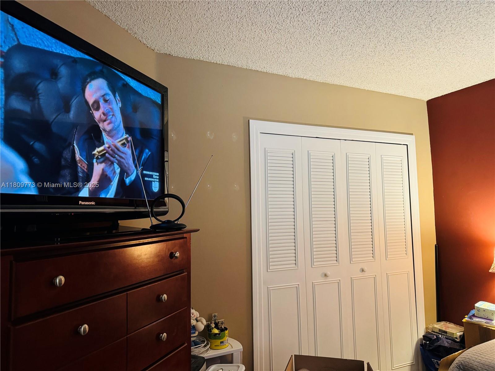 MEDITERRANEAN VILLAS COND - Residential