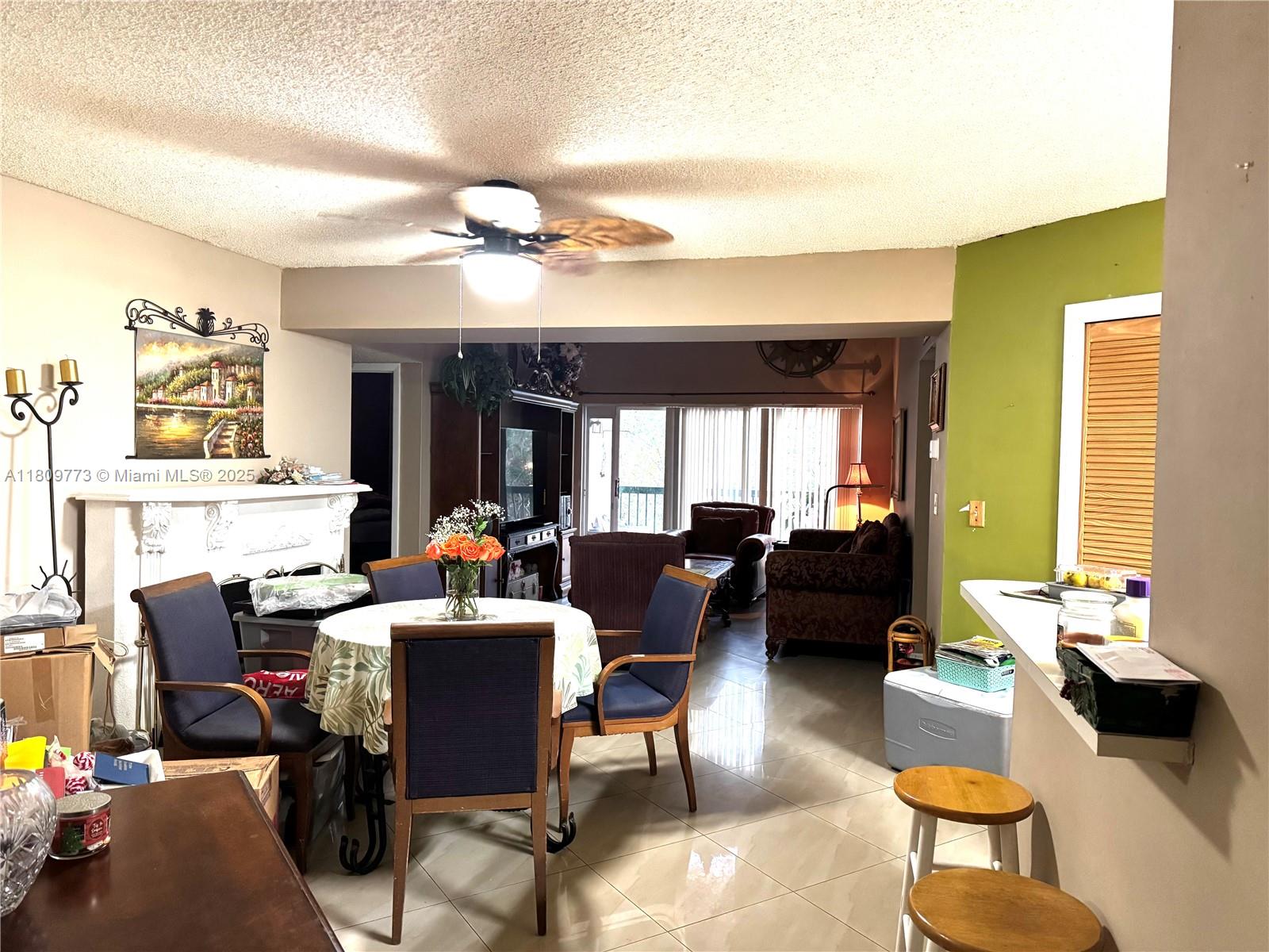 MEDITERRANEAN VILLAS COND - Residential