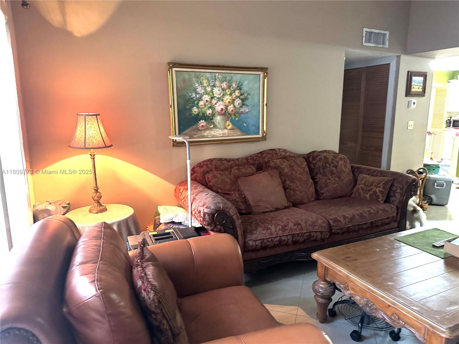 MEDITERRANEAN VILLAS COND - Residential