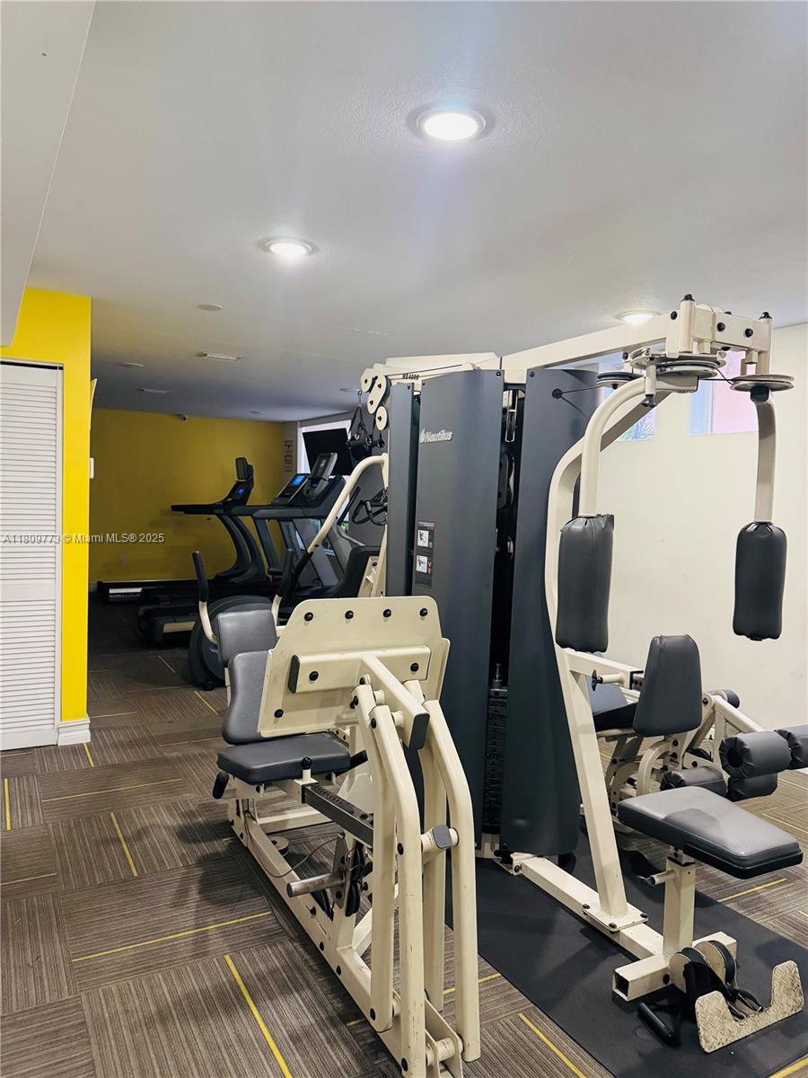 MEDITERRANEAN VILLAS COND - Residential