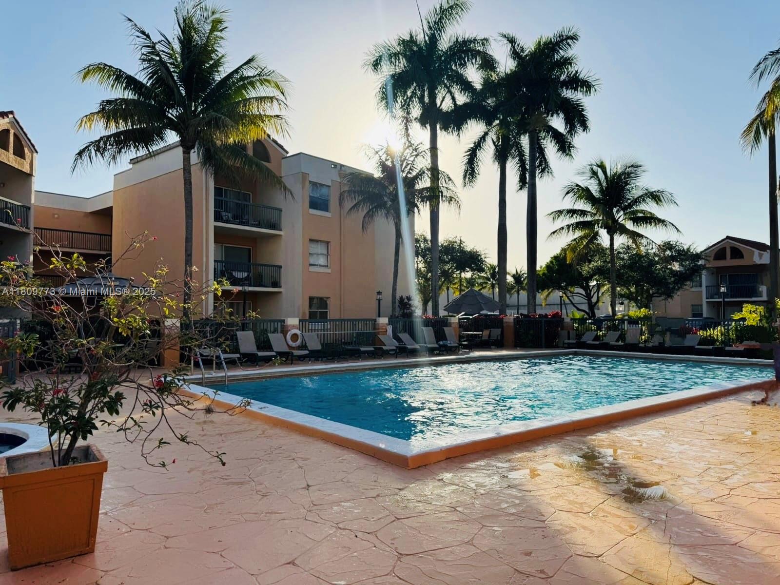 MEDITERRANEAN VILLAS COND - Residential