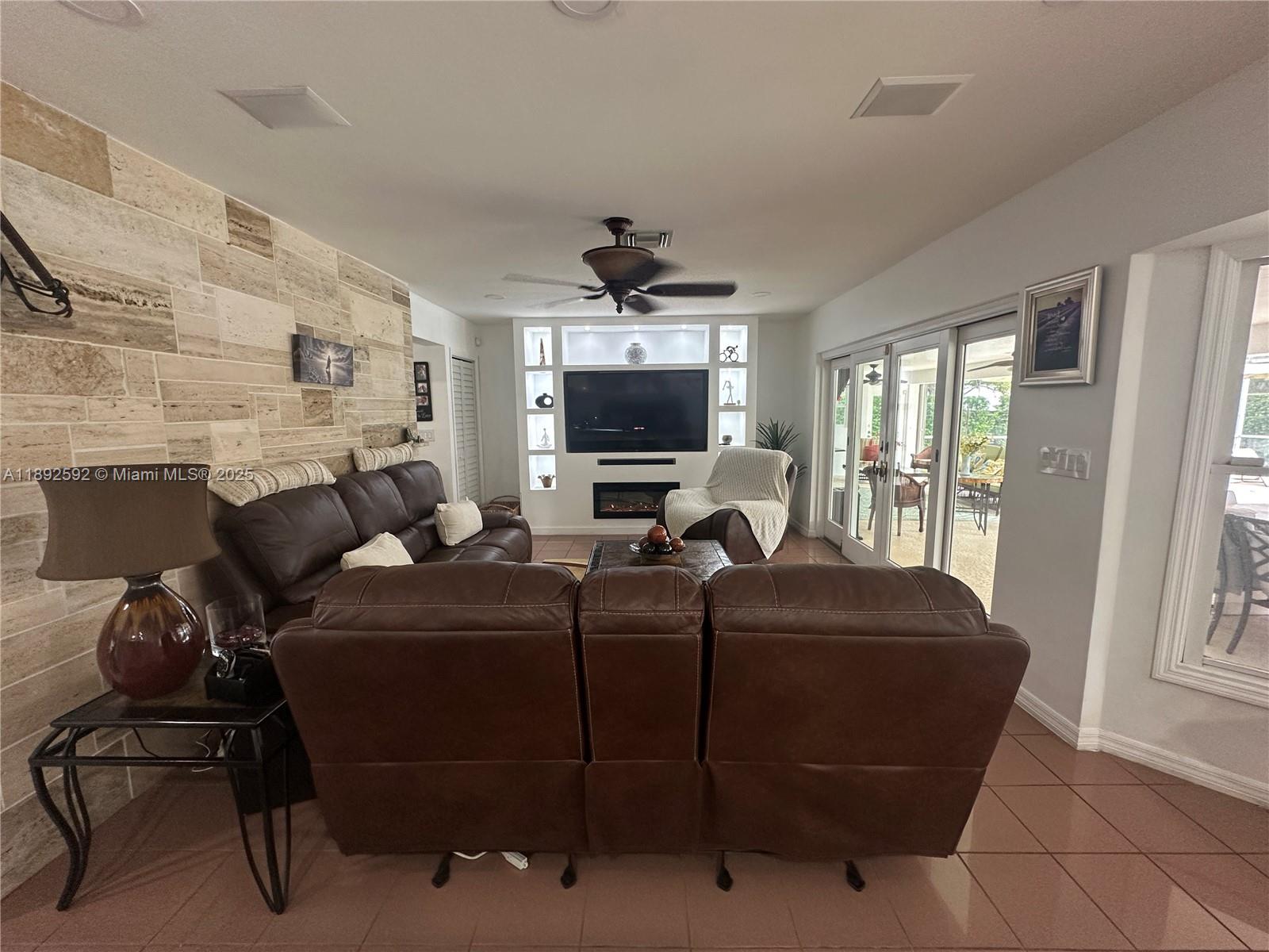 BRIARWOOD ESTATES - Residential