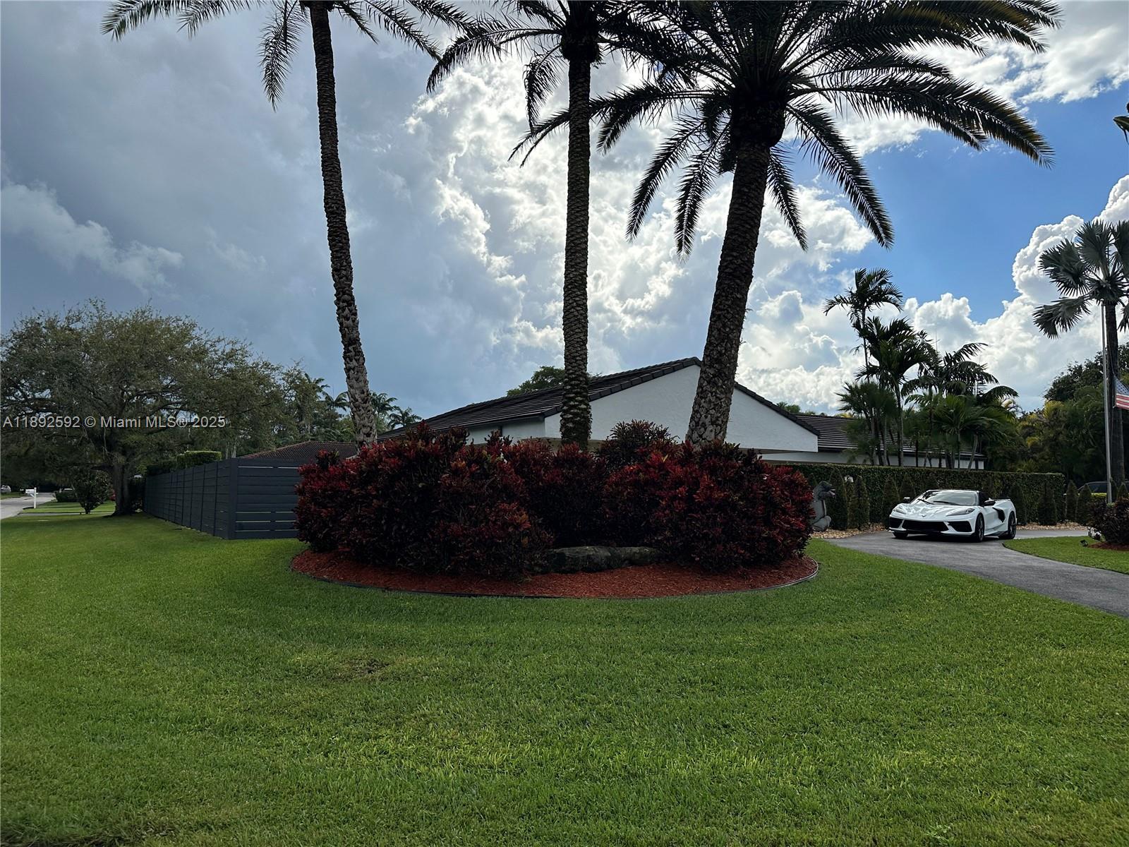 BRIARWOOD ESTATES - Residential