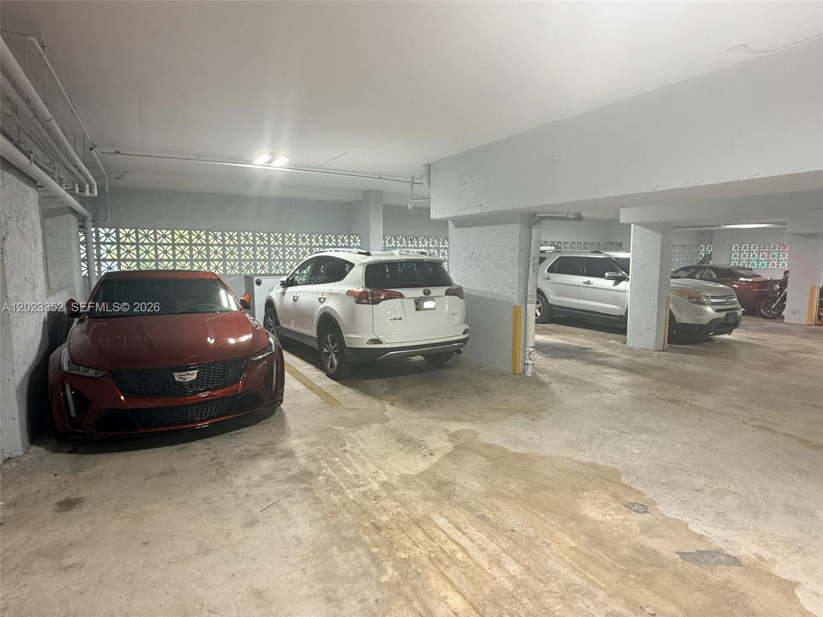 BAYCOURT TOWERS CONDO - Residential