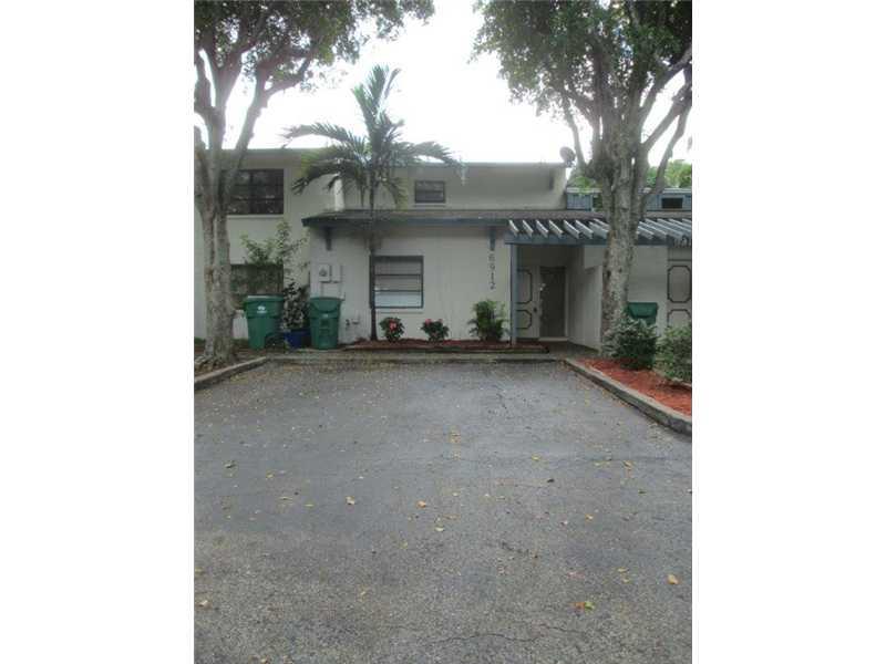 ADORABLE 2/2 TOWNHOME.PROPERTY PAID FULL IN CASH.FIRST MONTH AND SECURITY ONLY REQUIRED TO MOVE IN.MINIMUM OF $3,500 NET VERYFIABLE INCOME A MONTH TO GET APPROVED.PLEASE CLICK ON SHOWING ASSIST FOR LOCKBOX COMBINATION.PLEASE READ BROKER REMARKS BEFORE TO SUBMIT AN OFFER. 4 BUSSINESS DAYS FOR APPROVAL.